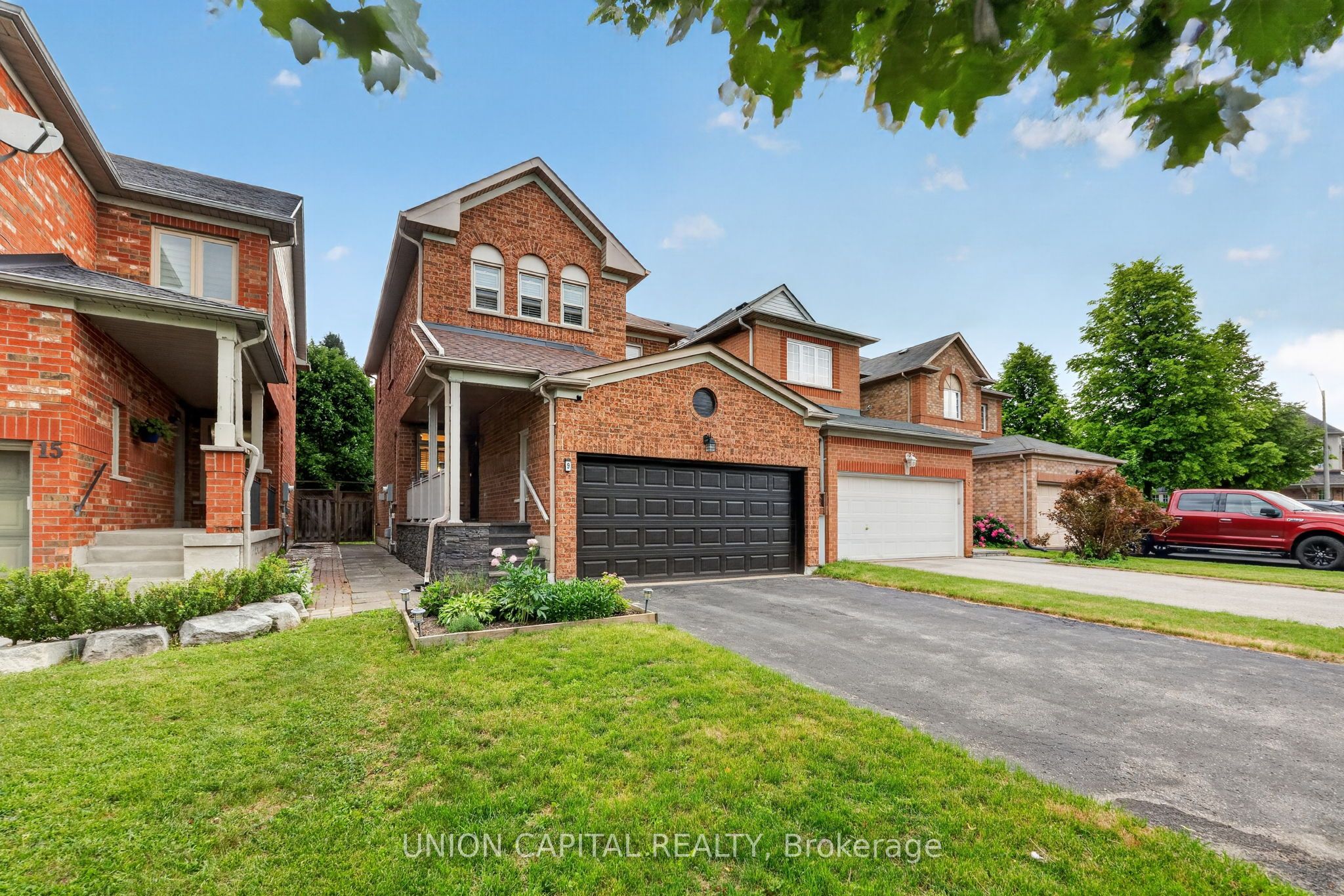 9 Ballymore Drive, Aurora, ON L4G 7E8 photo 2