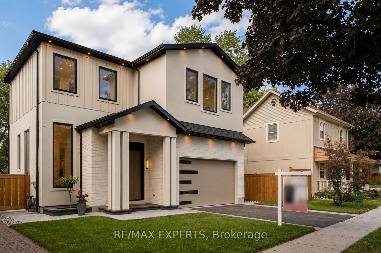 84 Mosley Street, Aurora, ON L4G 1H1 photo 2