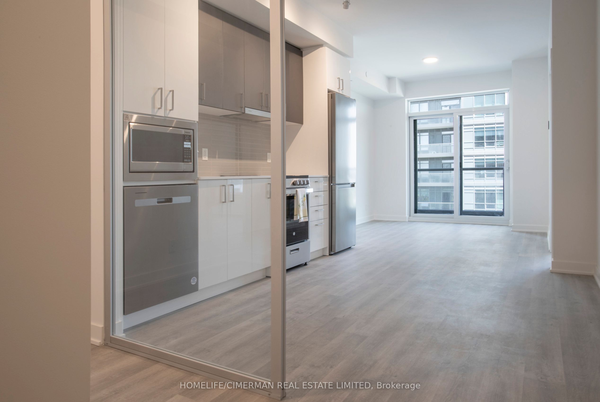 30 Upper Mall Way Suite A - 2008, Vaughan, ON L4J 0L7 photo 5