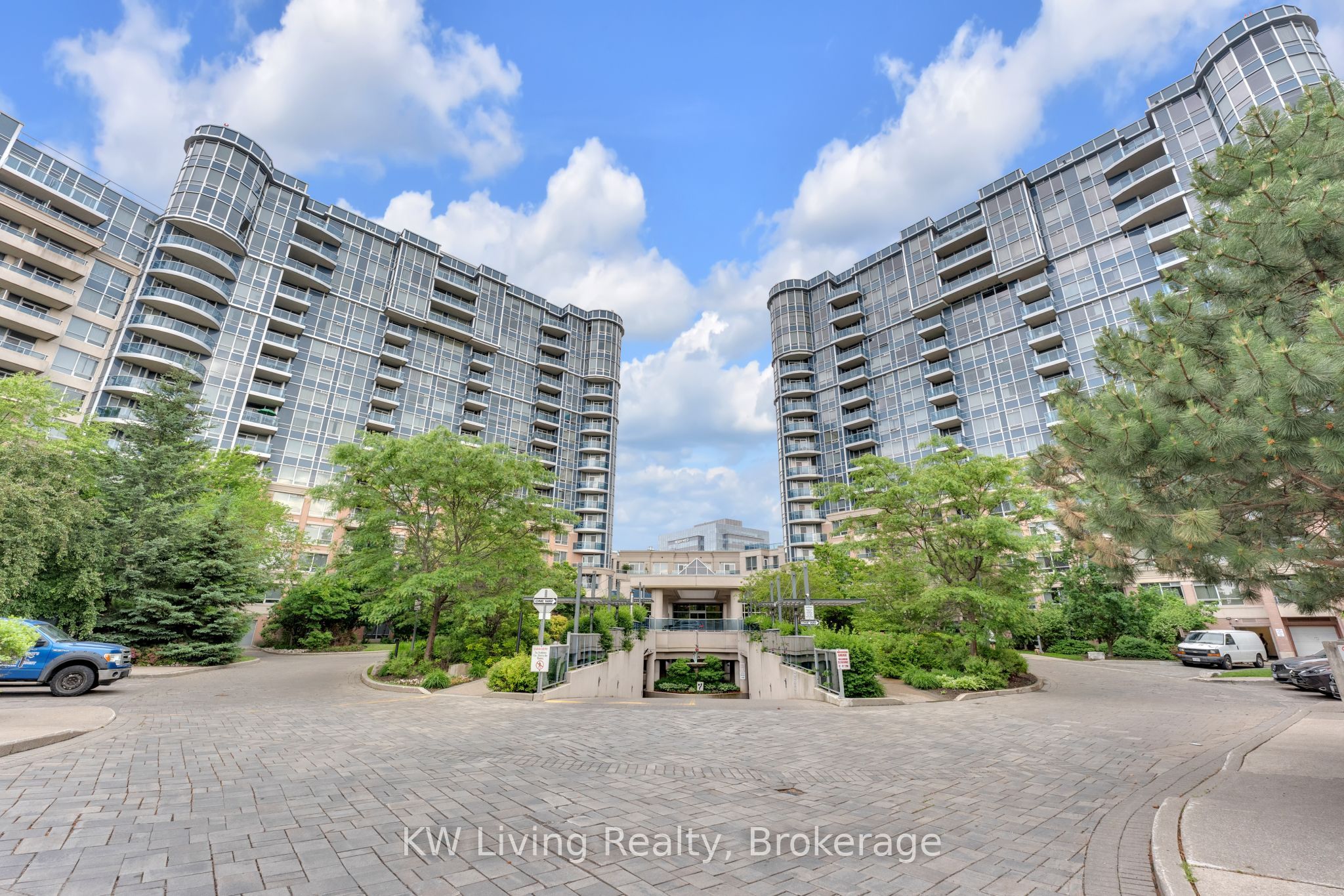 33 Cox Boulevard 1232, Markham, ON L3R 8A6 photo 2