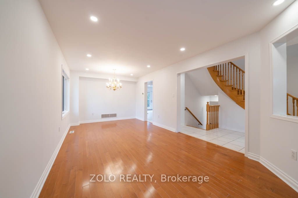 170 Widdifield Avenue, Newmarket, ON L3X 1Z2 photo 4