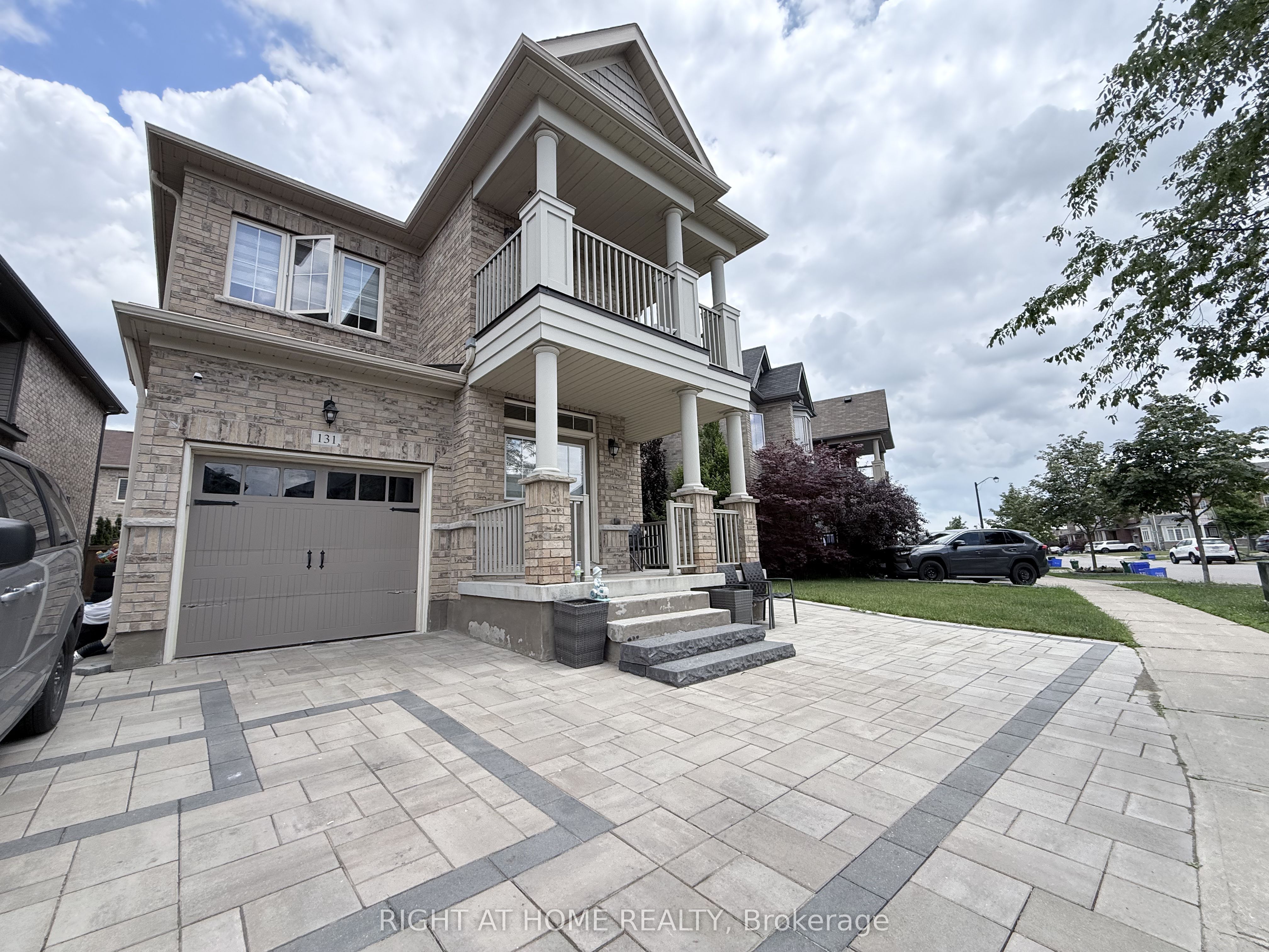 131 KILLINGTON Avenue, Vaughan, ON L4H 3Z6 photo 2