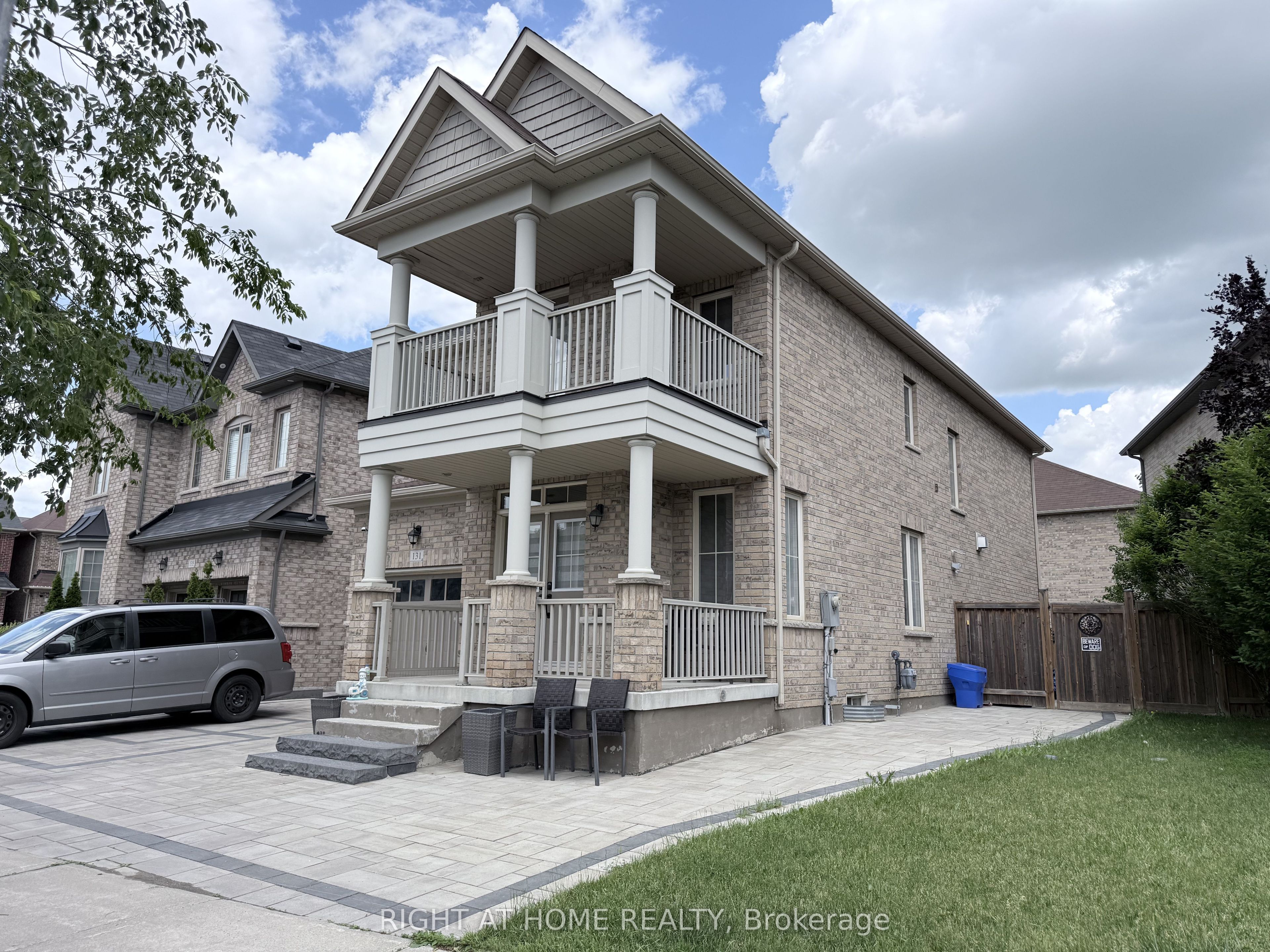 131 KILLINGTON Avenue, Vaughan, ON L4H 3Z6 photo 3
