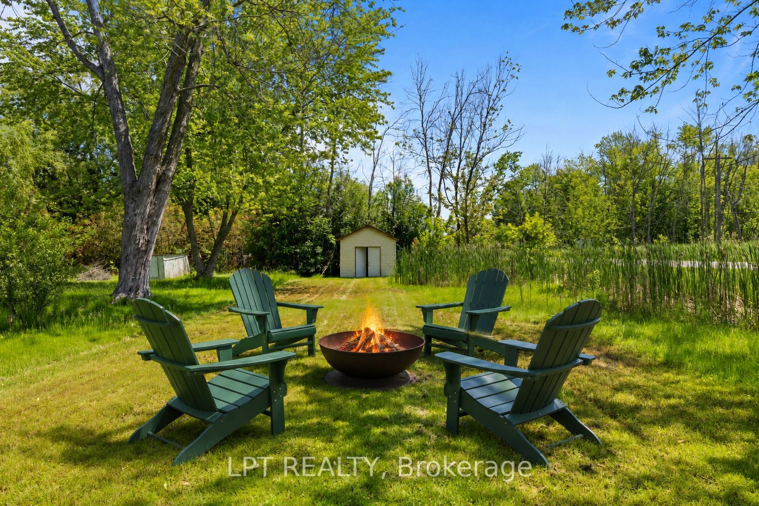 815 Paradise Drive, Georgina, ON L0E 1S0 photo 2