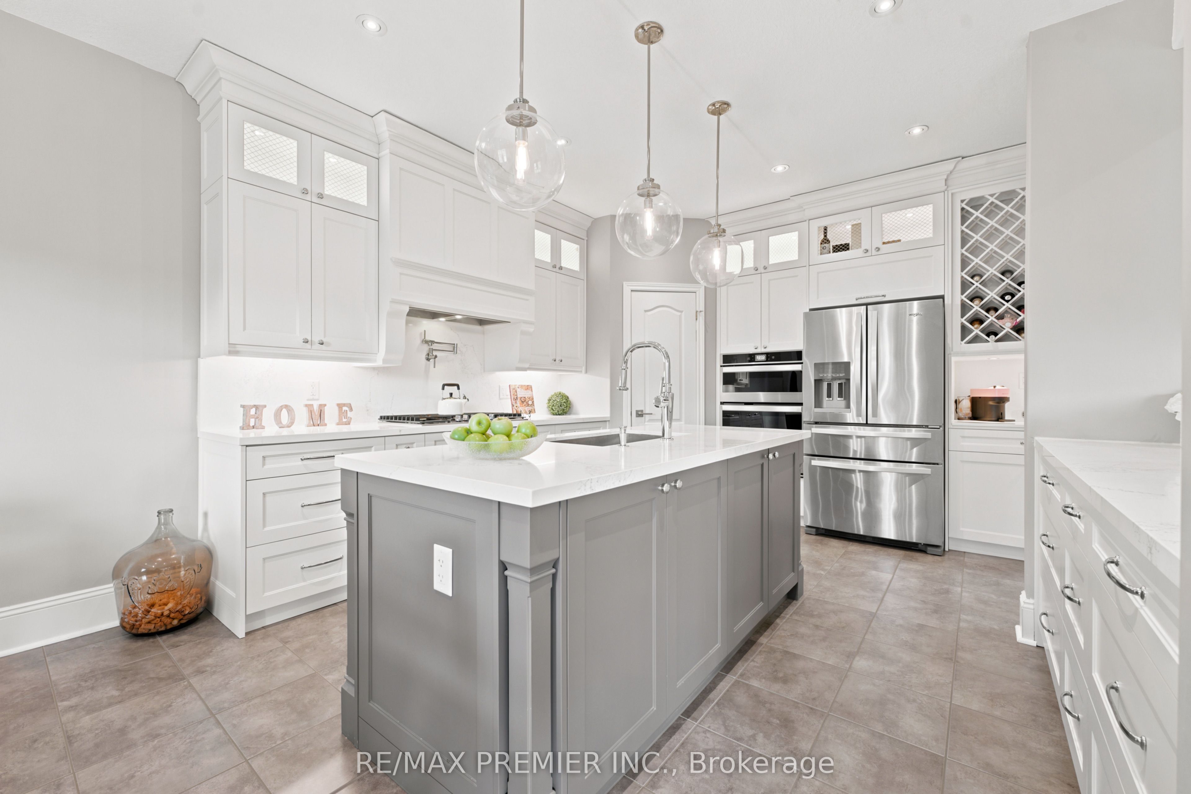 19 Burt Avenue, New Tecumseth, ON L9R 0G3 photo 2