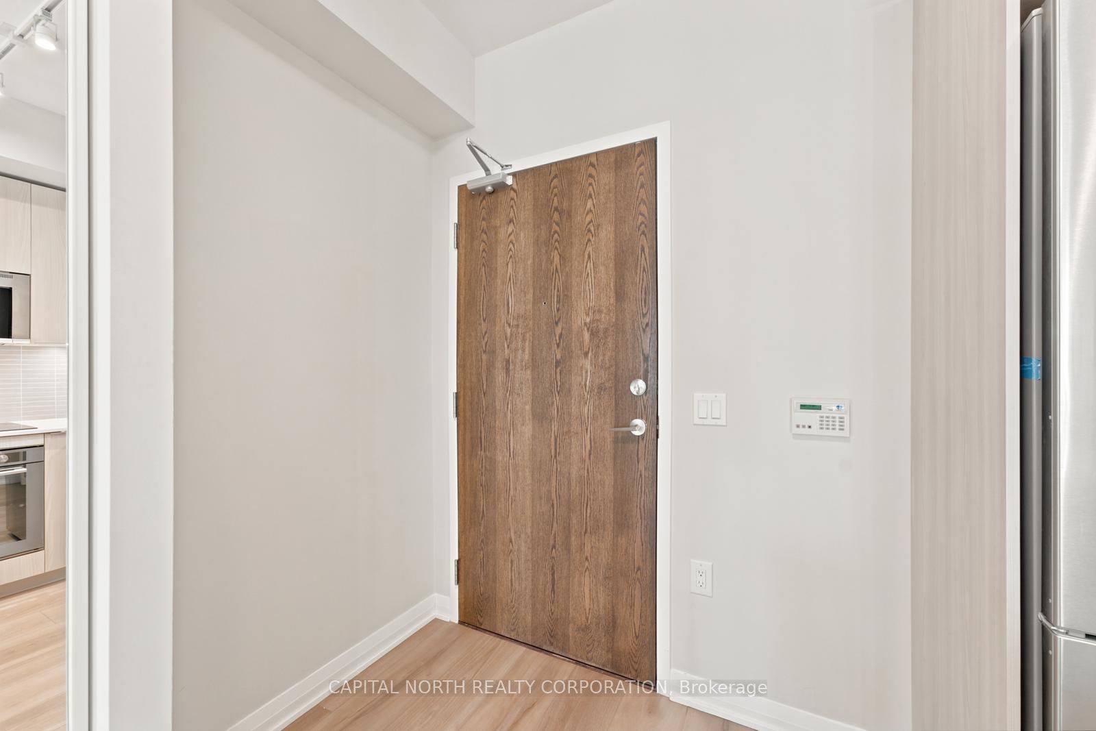 99 Eagle Rock Way 524, Vaughan, ON L6A 5A7 photo 4