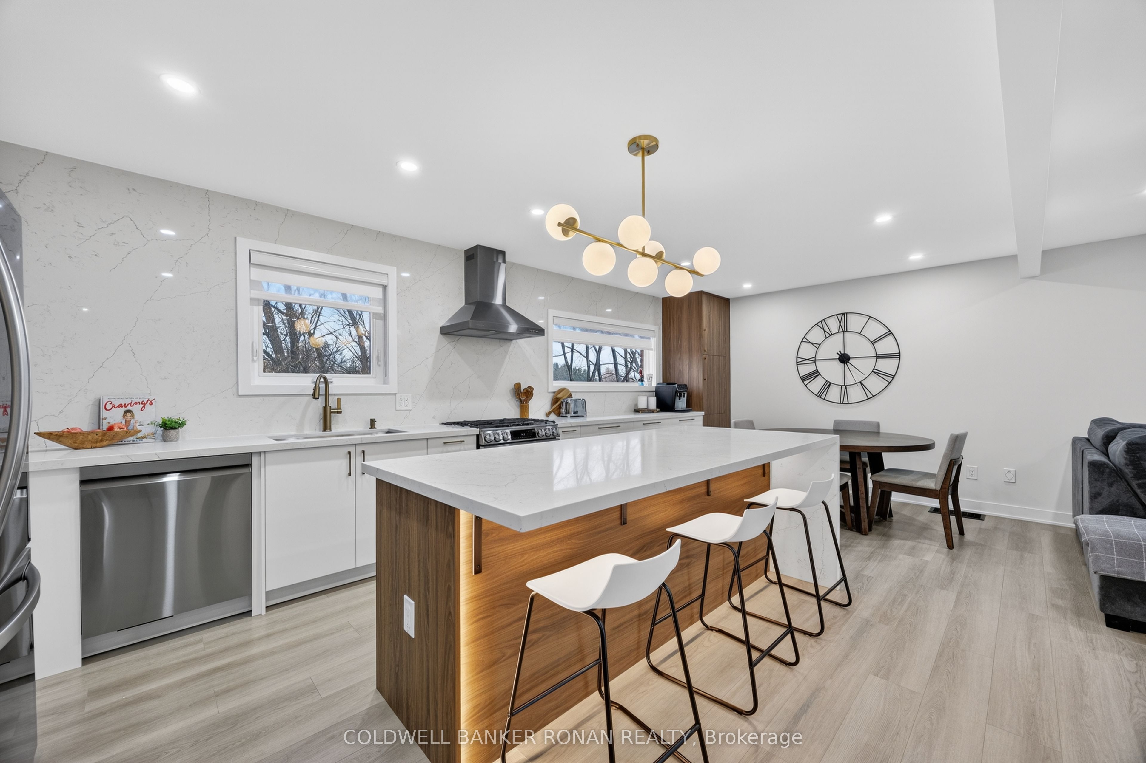 5 John Street, Adjala-Tosorontio, ON L0G 1L0 photo 4
