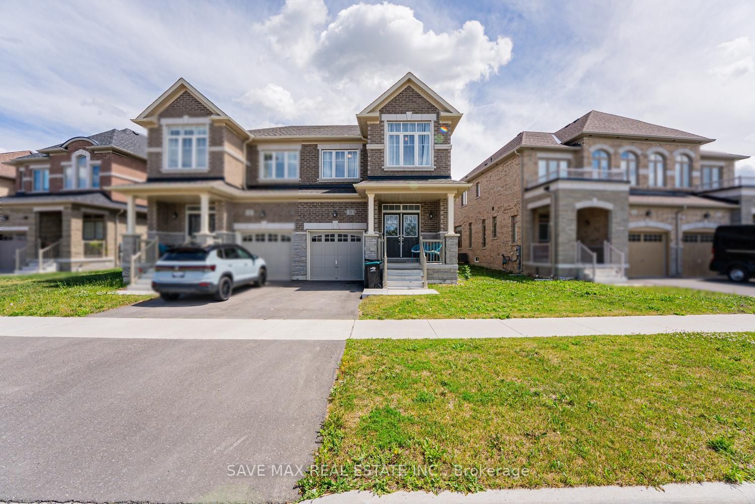 125 Jonkman Boulevard, Bradford West Gwillimbury, ON L3Z 4J9