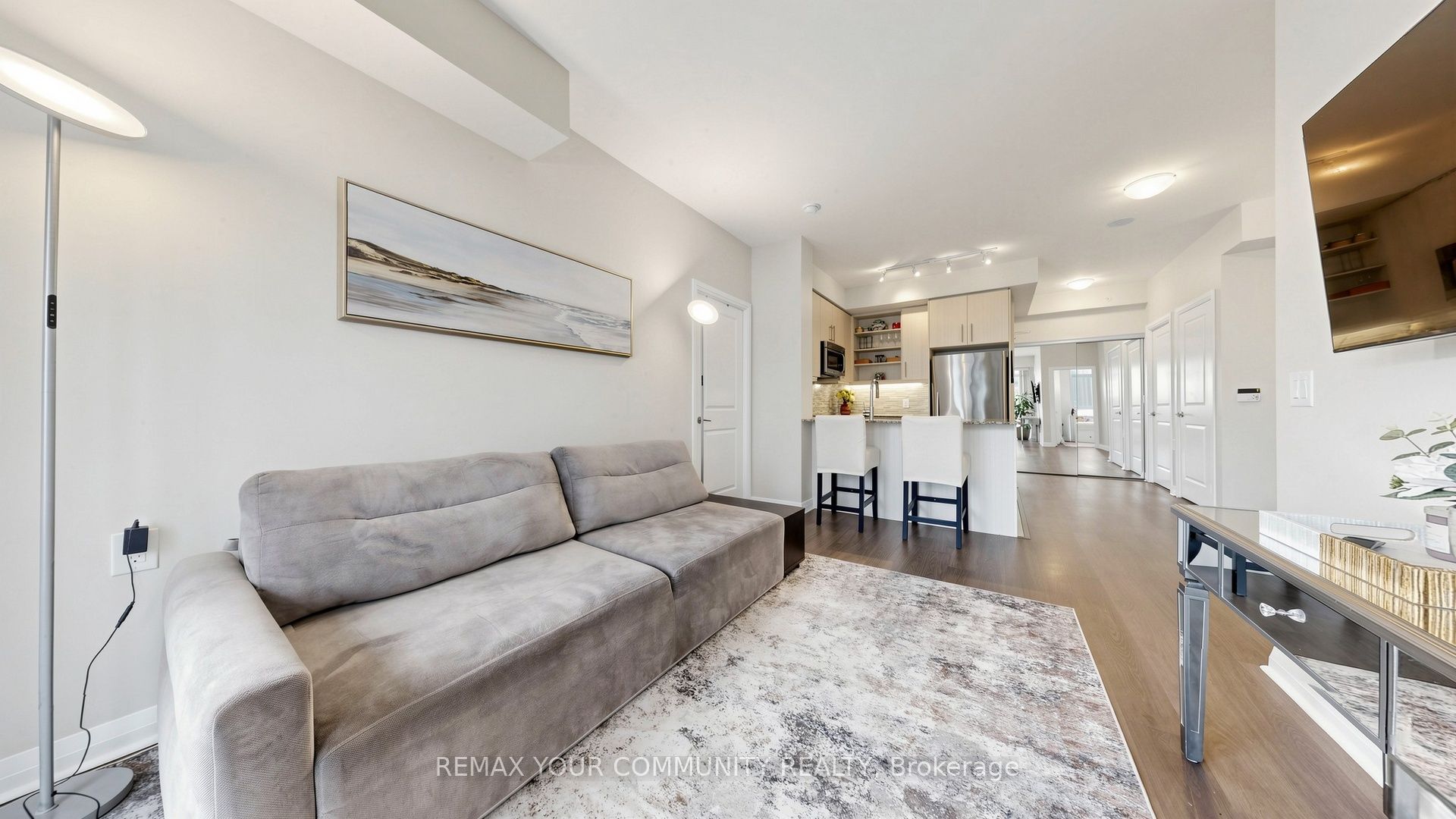 55 Oneida Crescent 408, Richmond Hill, ON L4B 0E8 photo 5