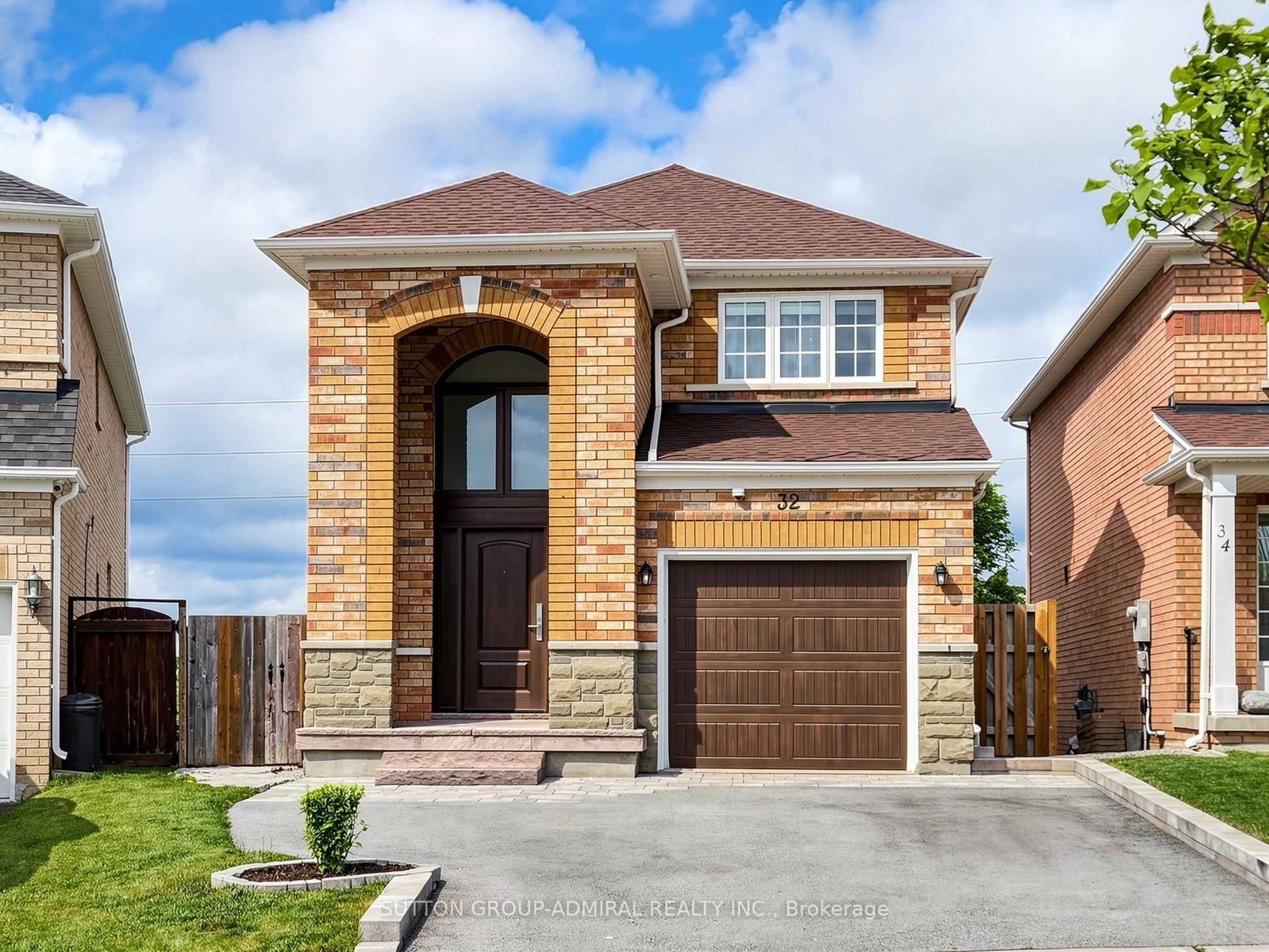32 Beaverbrook Crescent, Vaughan, ON L6A 3T3