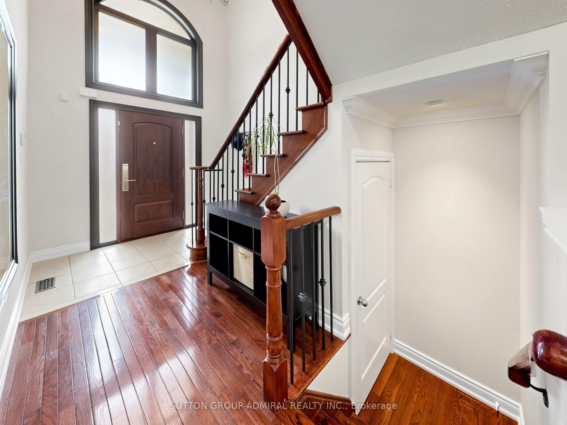 32 Beaverbrook Crescent, Vaughan, ON L6A 3T3 photo 2