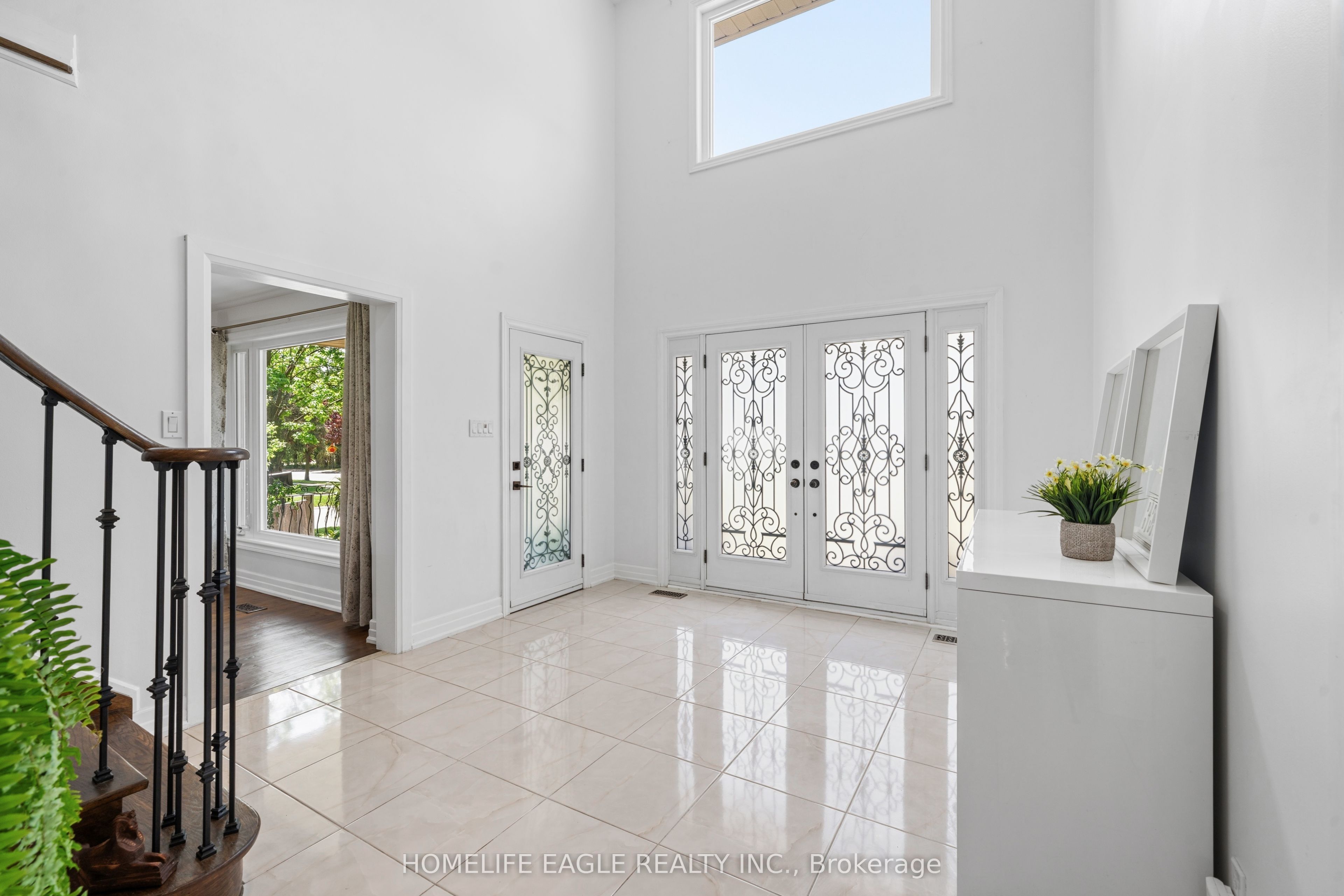 304 Firglen Ridge, Vaughan, ON L4L 1N7 photo 3