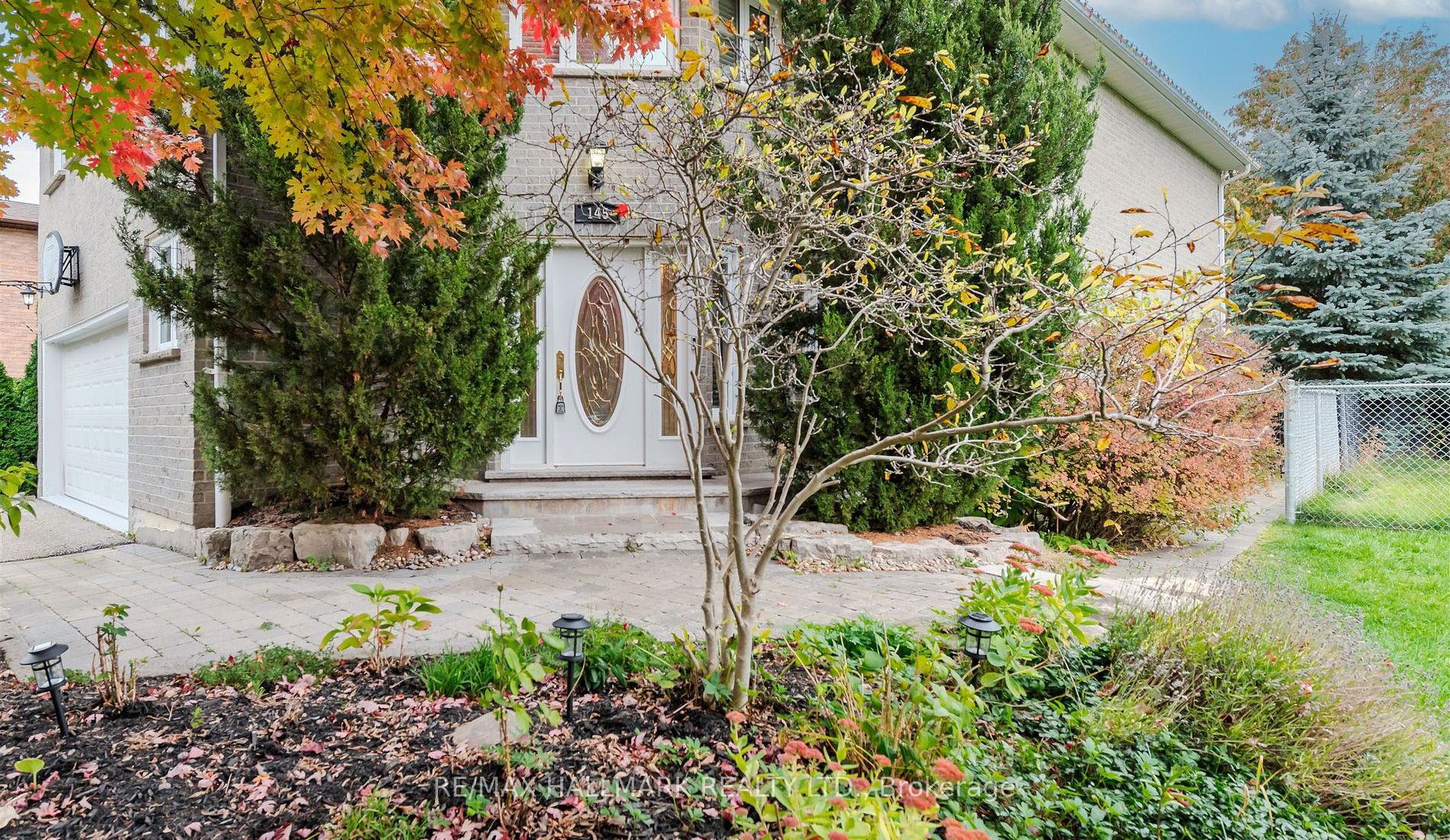 145 Old Surrey Lane, Richmond Hill, ON L4C 6R9 photo 4