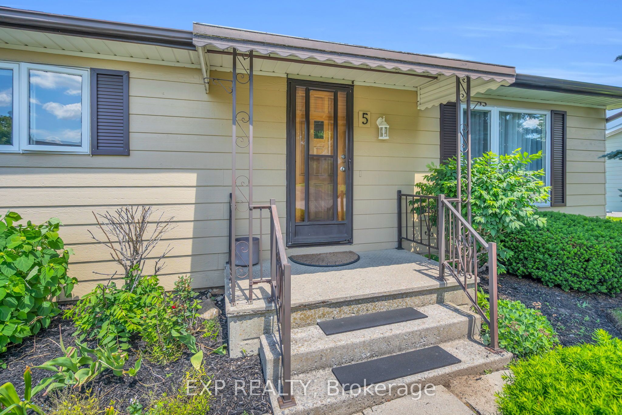 5 Inlet Court, Georgina, ON L0E 1R0 photo 2