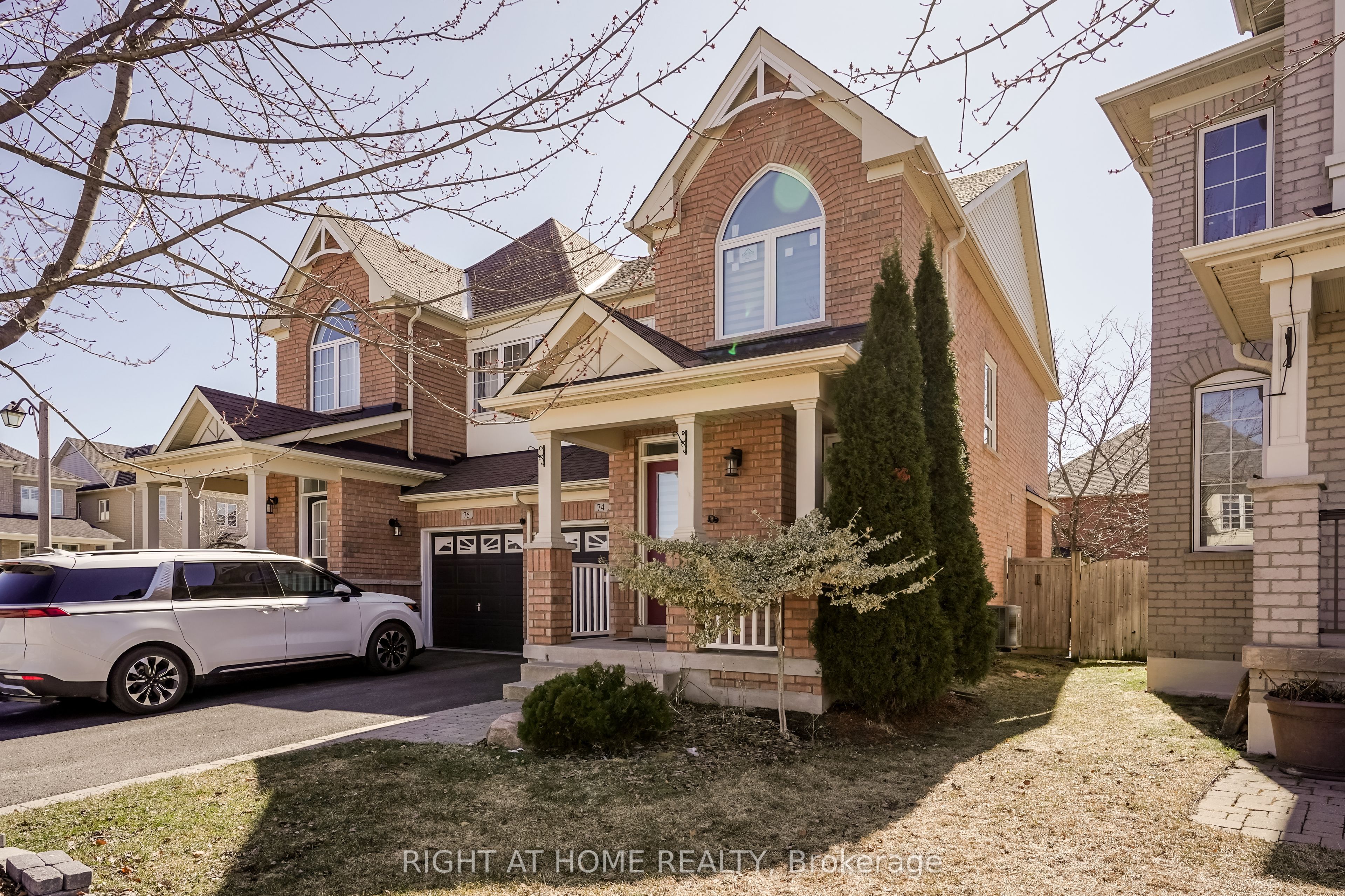74 Amos Lehman Way, Whitchurch-Stouffville, ON L4A 0L3 photo 2