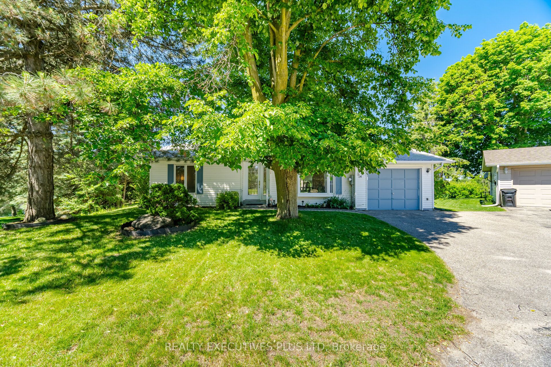14 Butternut Court, New Tecumseth, ON L0G 1W0