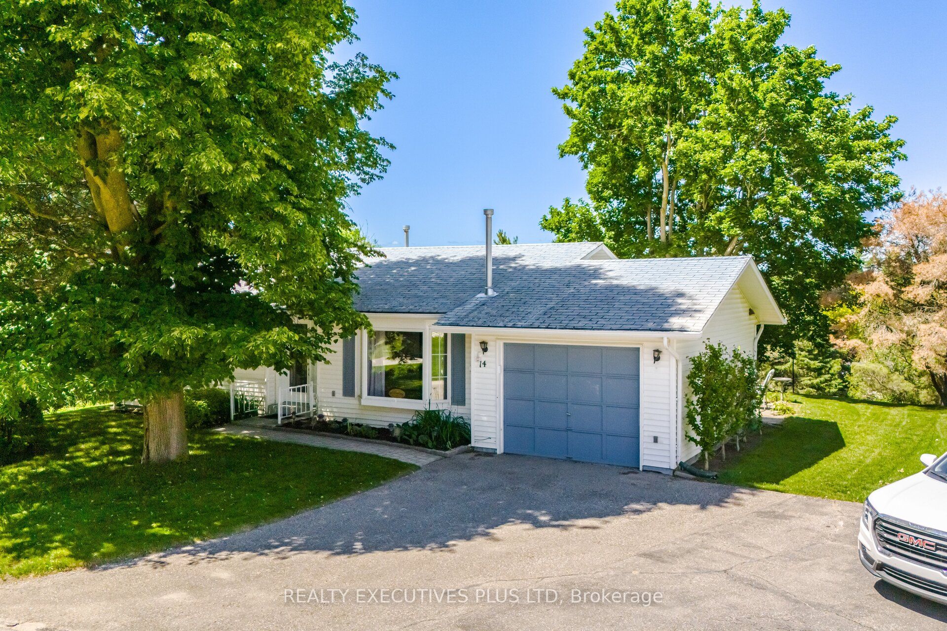 14 Butternut Court, New Tecumseth, ON L0G 1W0 photo 2