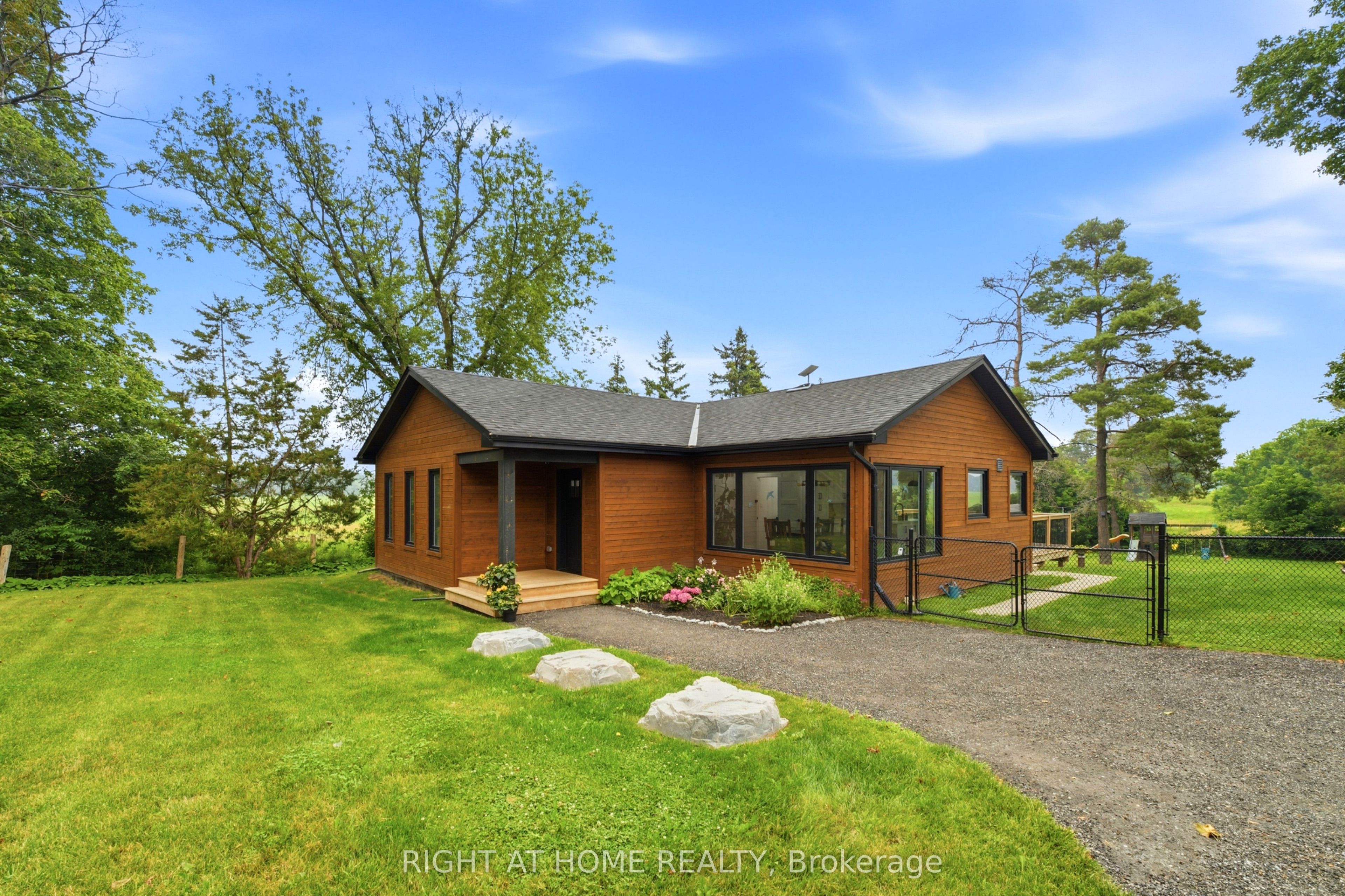 17083 Warden Avenue, Whitchurch-Stouffville, ON L4A 2W1 photo 3