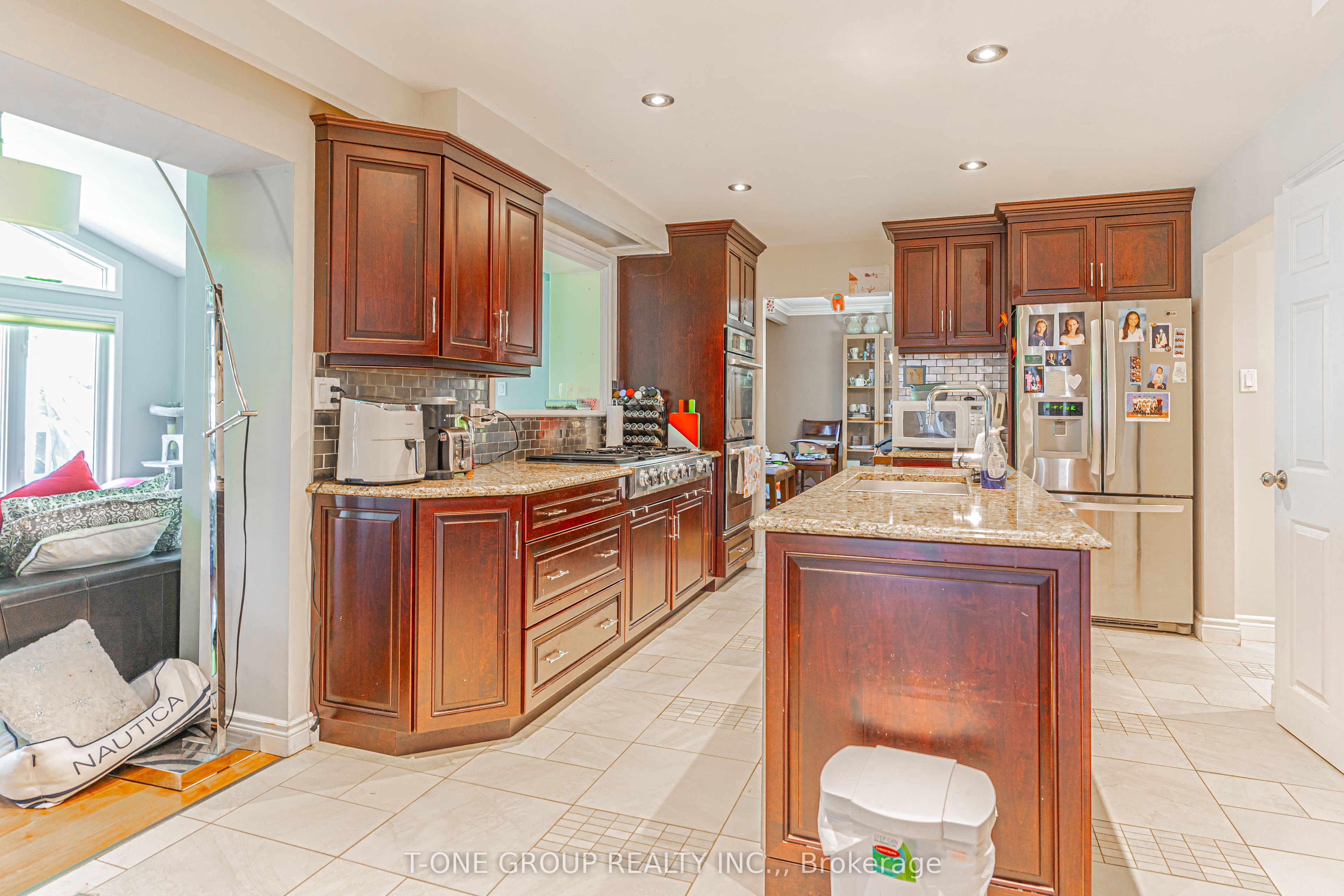 16 Knotty Pine Trail, Markham, ON L3T 3W4 photo 3