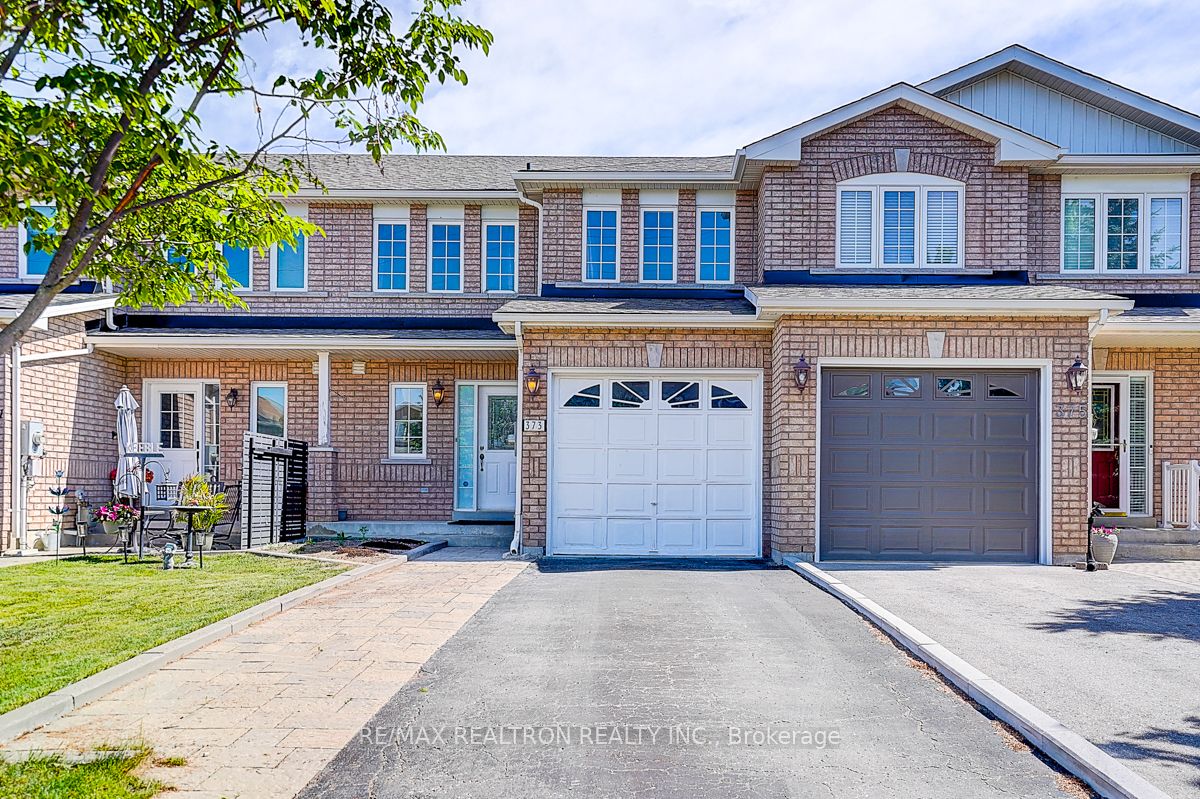 373 Rannie Road, Newmarket, ON L3X 2N3