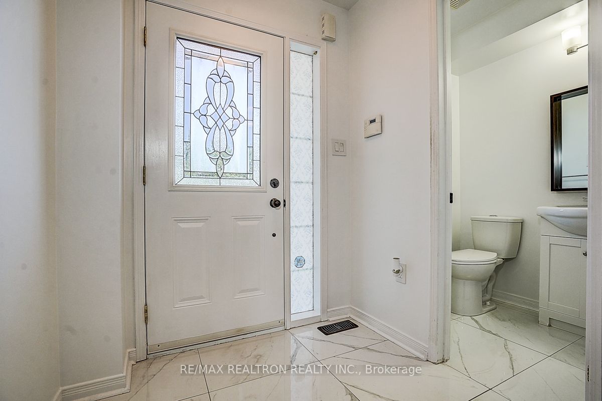 373 Rannie Road, Newmarket, ON L3X 2N3 photo 4