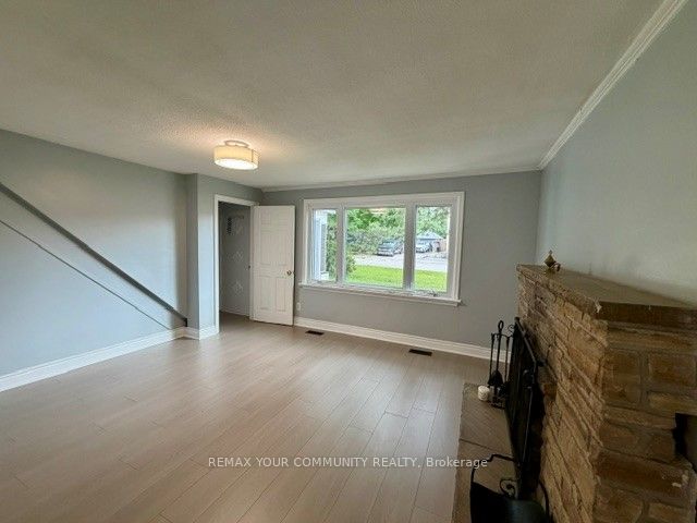 220 Ruggles Avenue, Richmond Hill, ON L4C 1Y5 photo 5