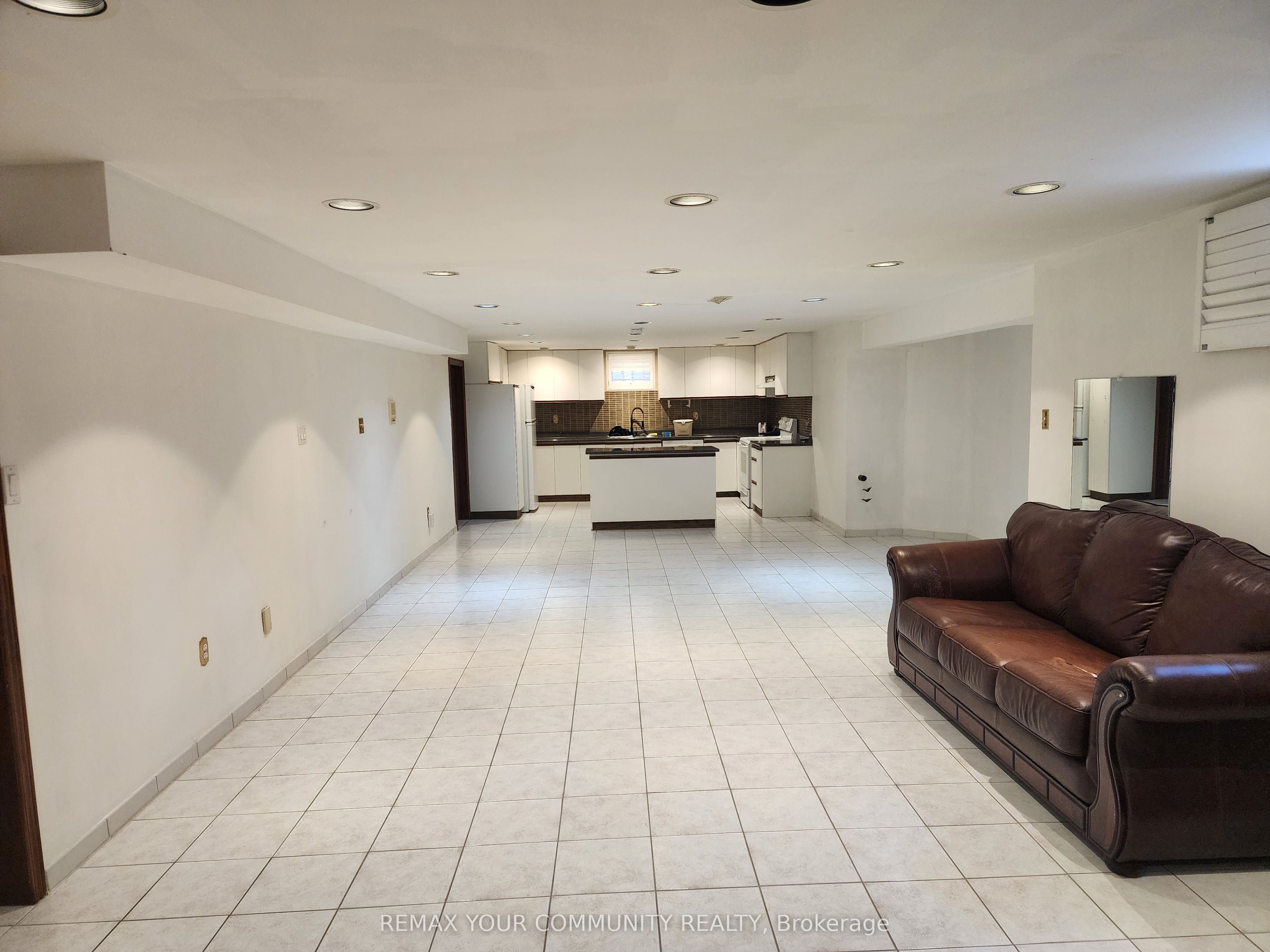 52 Flushing Avenue Basement, Vaughan, ON L4L 8H9 photo 2