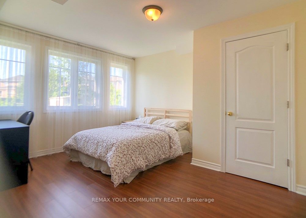 57 Old Orchard Crescent, Richmond Hill, ON L4S 0A2 photo 3