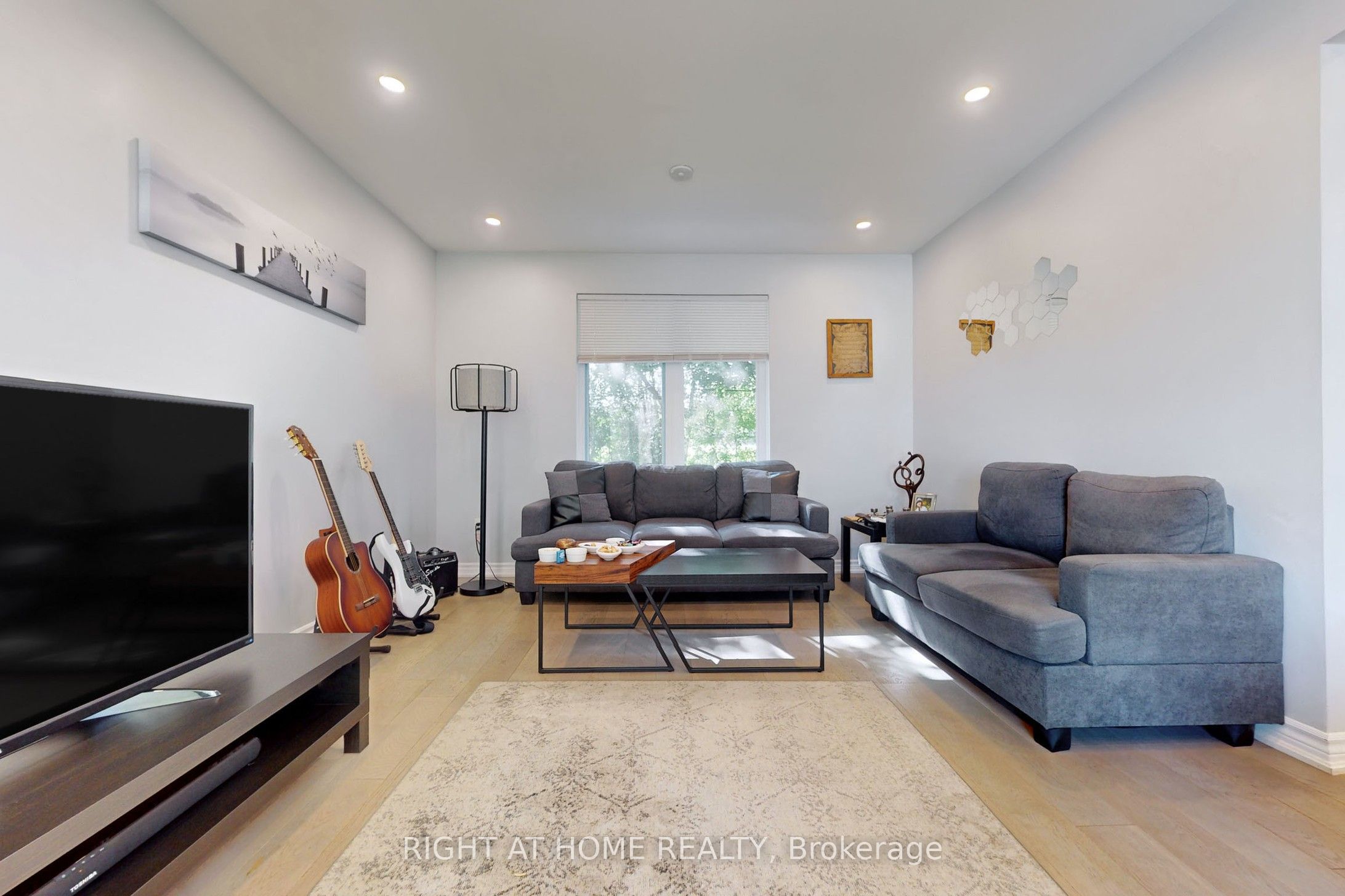 53 Foreht Crescent, Aurora, ON L4G 3E9 photo 4