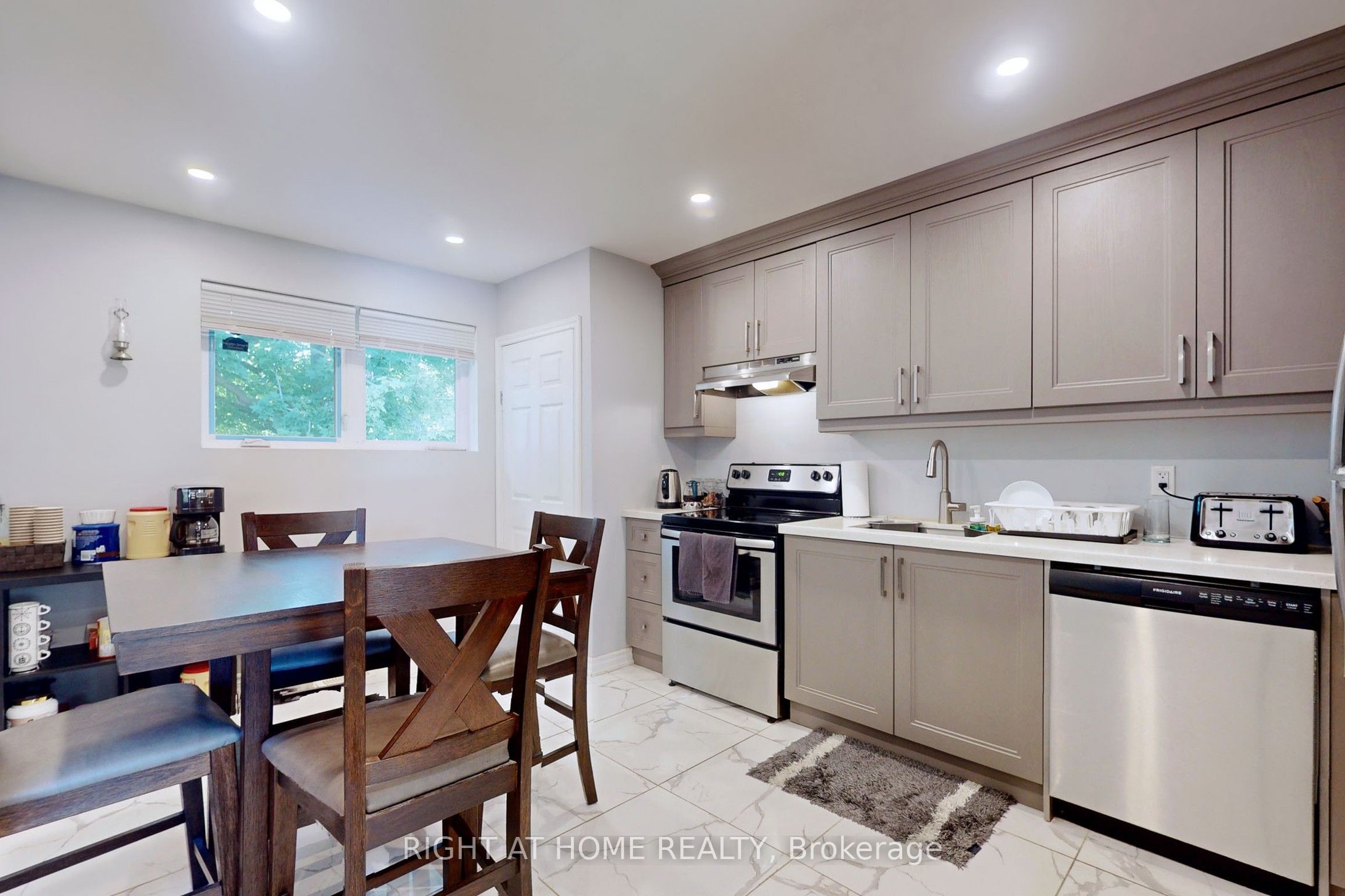 53 Foreht Crescent, Aurora, ON L4G 3E9 photo 5