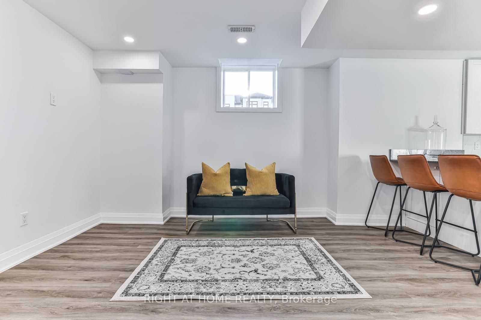 67 Ryerson Drive Basement, Vaughan, ON L4H 5C1 photo 3