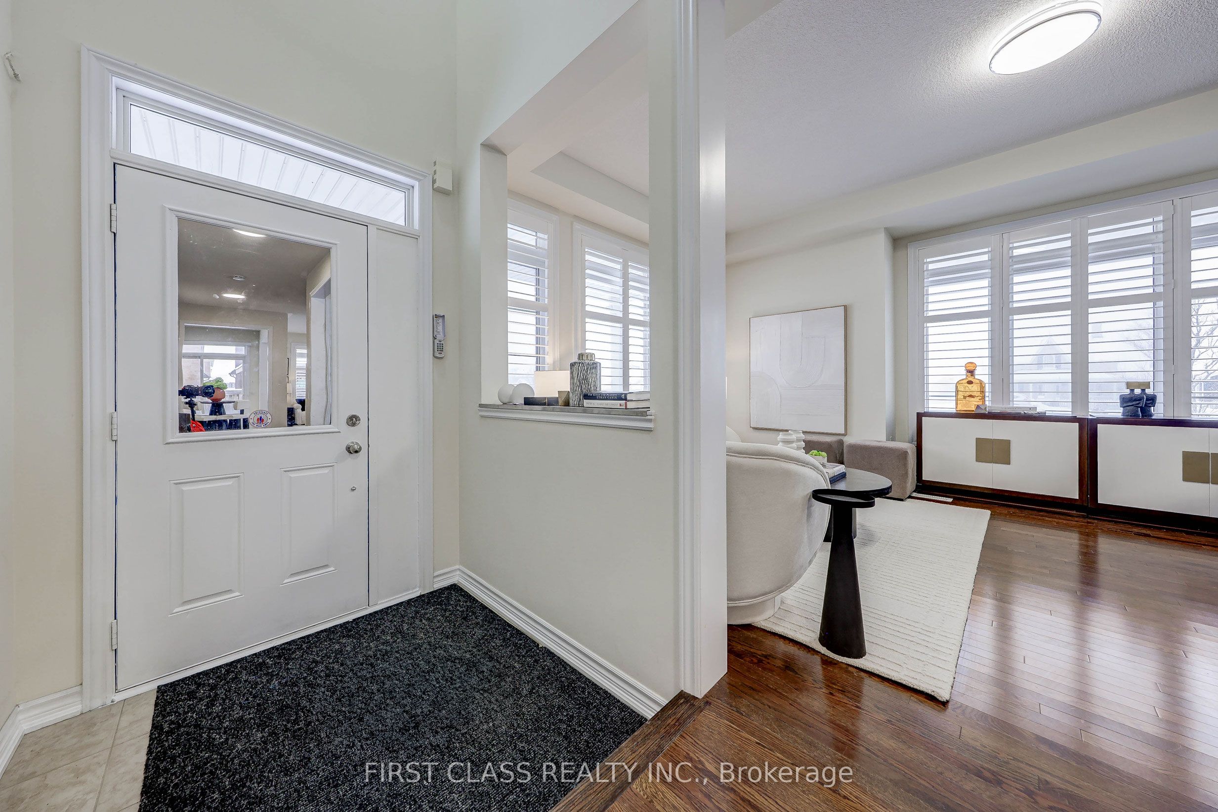 2 James Parrott Avenue, Markham, ON L6E 0J9 photo 4