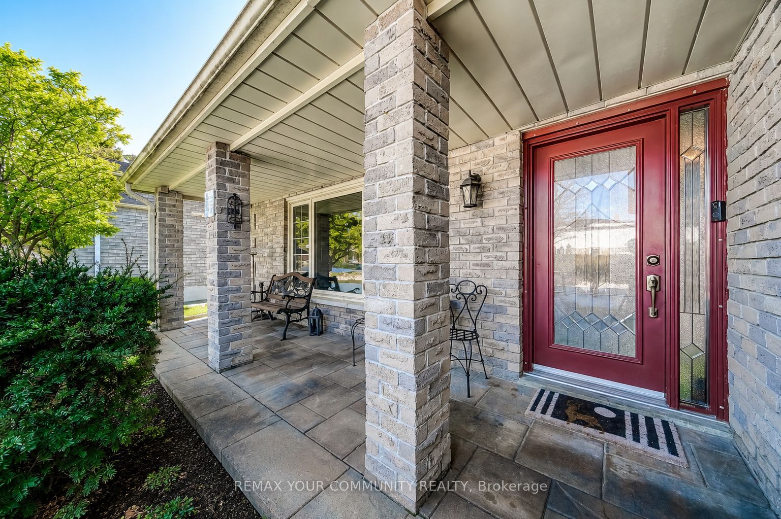 911 Ferndale Crescent, Newmarket, ON L3Y 6B6 photo 2