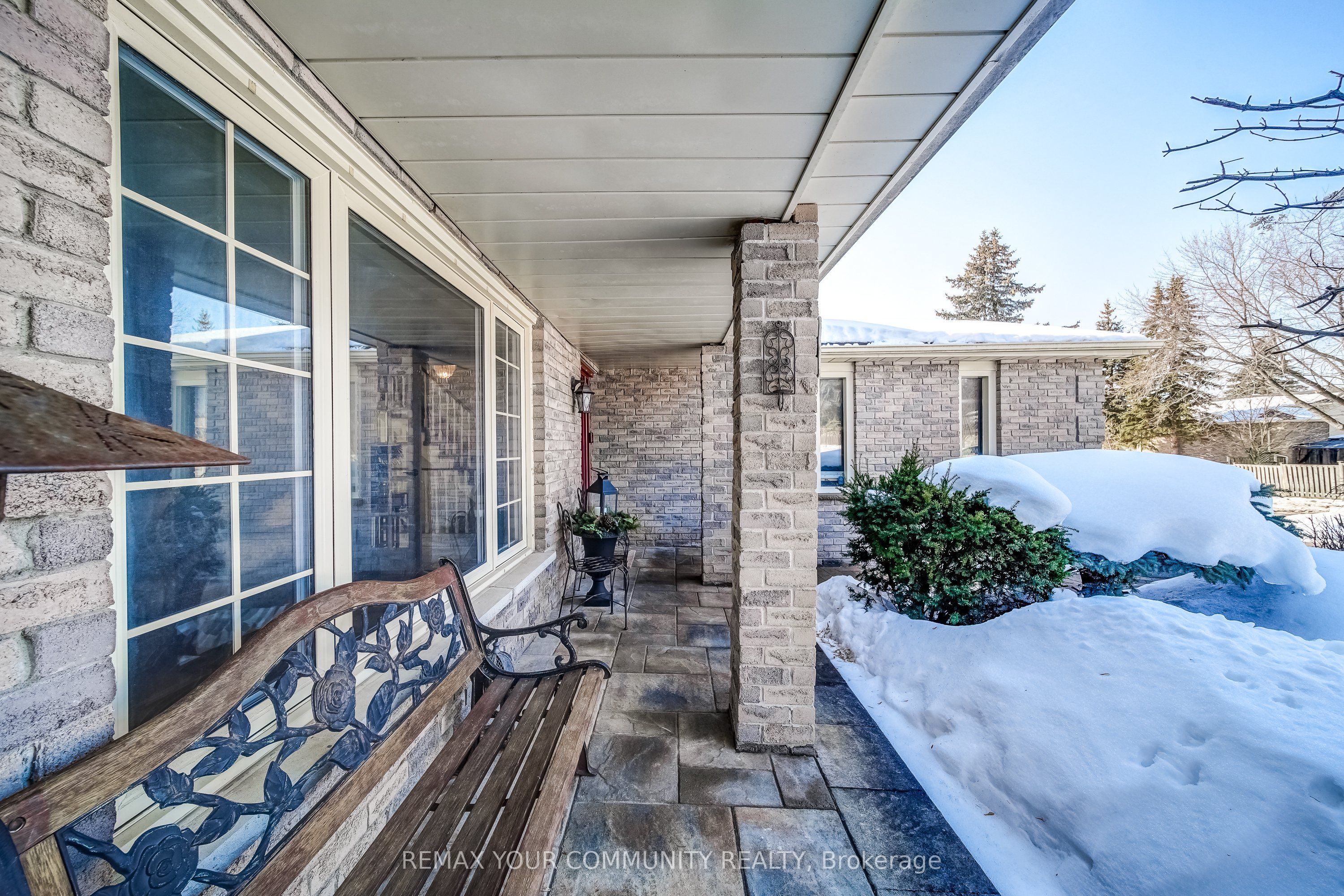 911 Ferndale Crescent, Newmarket, ON L3Y 6B6 photo 3