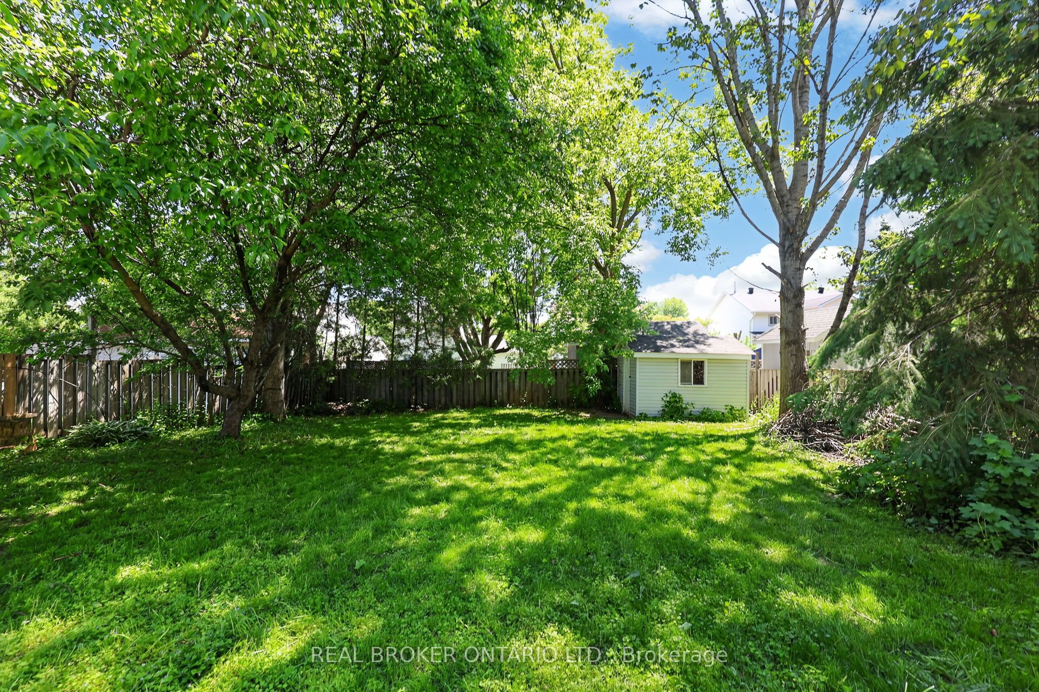 1895 Applewood Avenue Upper, Innisfil, ON L9S 1W2 photo 2