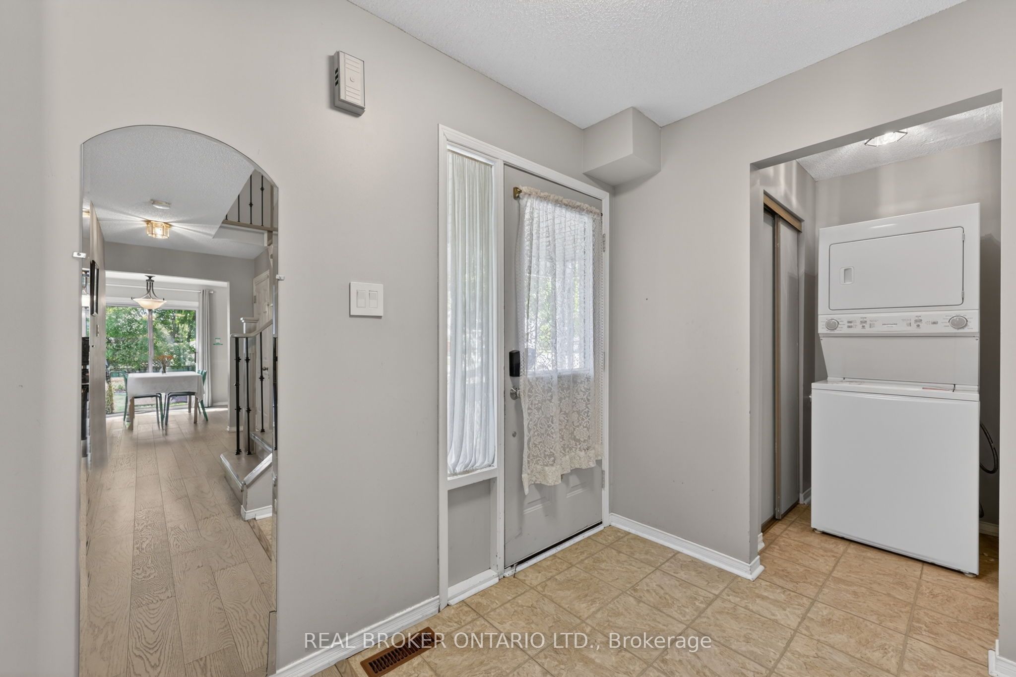 1895 Applewood Avenue Upper, Innisfil, ON L9S 1W2 photo 3