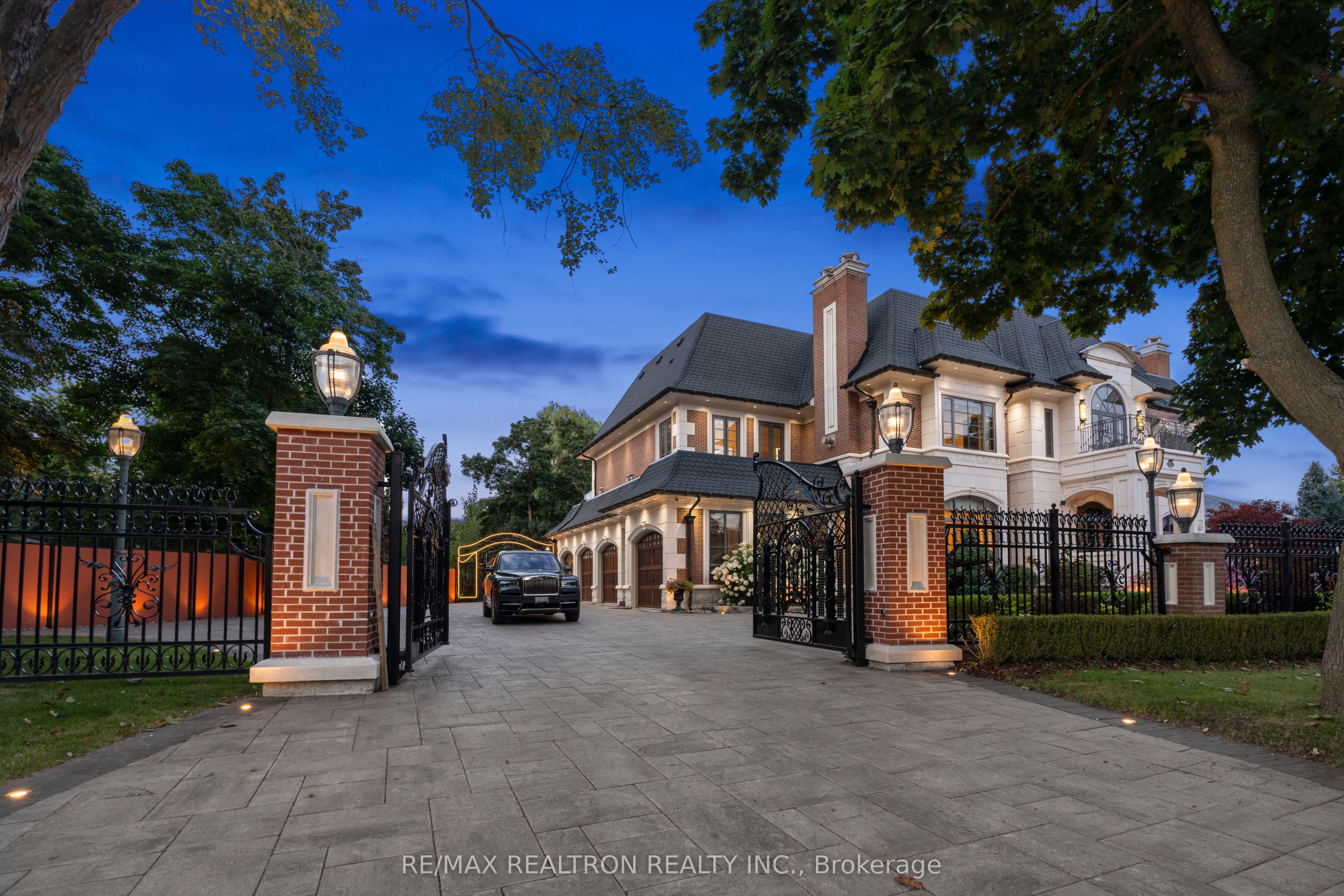20 Bryson Drive, Richmond Hill, ON L4C 6E3 photo 3