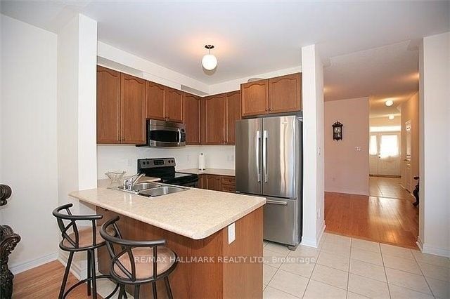 230 Hansard Drive, Vaughan, ON L4H 0W1 photo 2