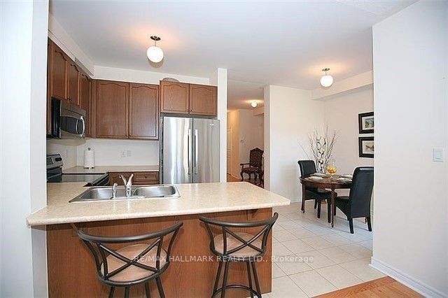 230 Hansard Drive, Vaughan, ON L4H 0W1 photo 3