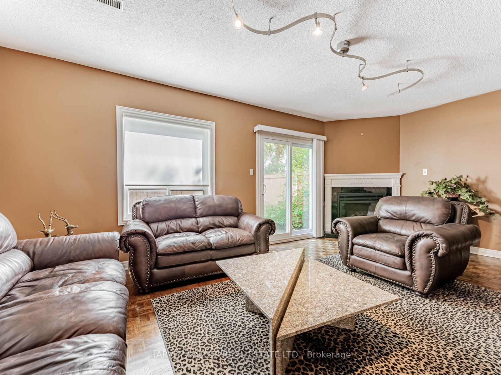 1 Edenbridge Drive, Vaughan, ON L4J 8C3 photo 4
