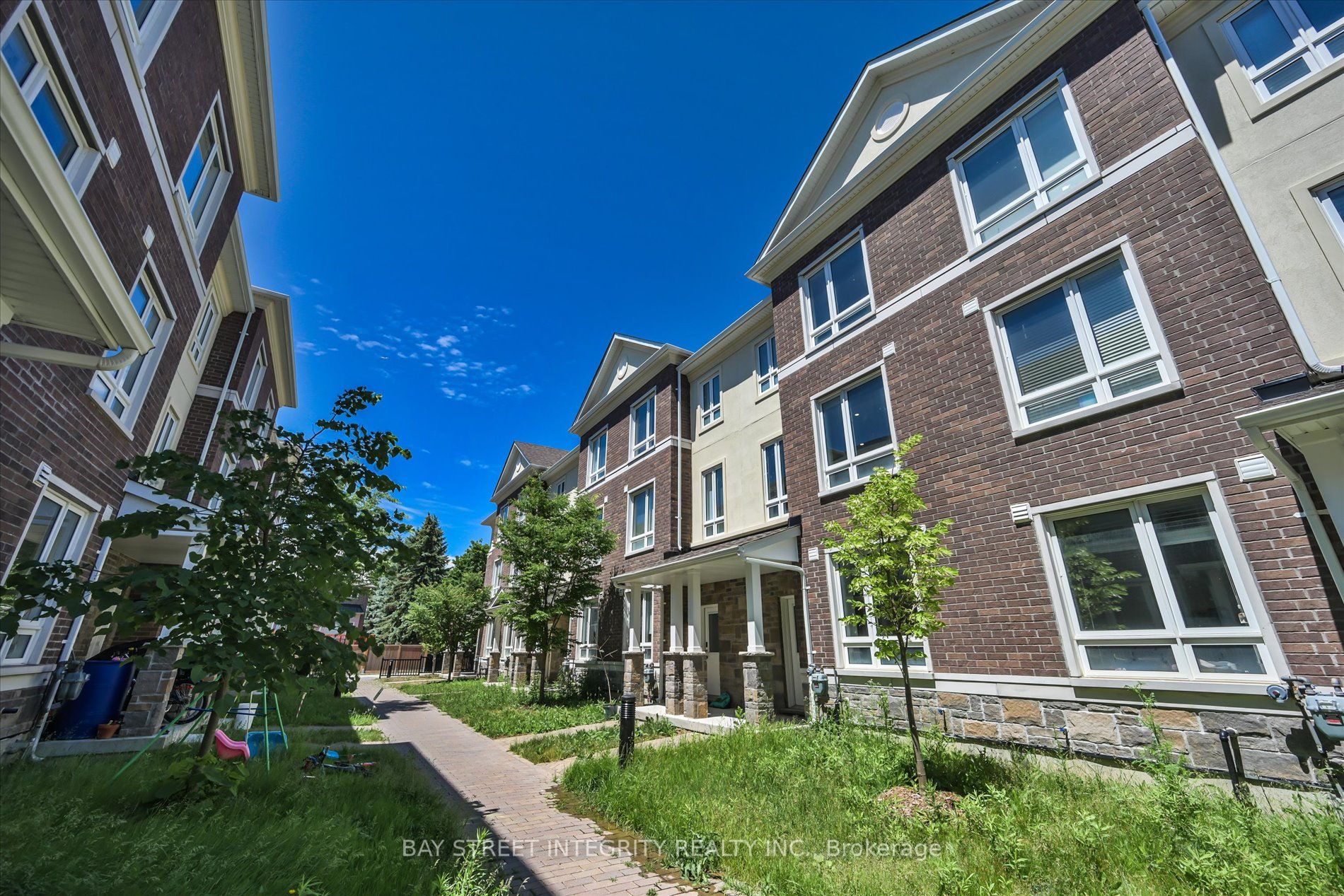 23 Chicago Lane, Markham, ON L6E 2B9 photo 2