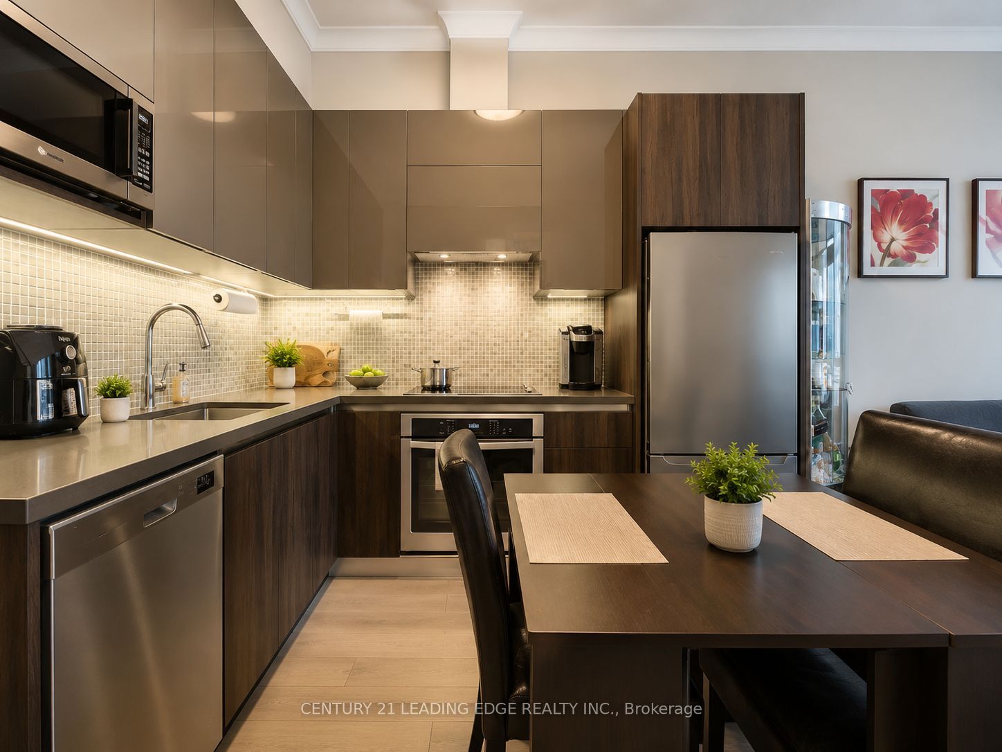 25 Water Walk Drive 121, Markham, ON L6G 0G3 photo 4