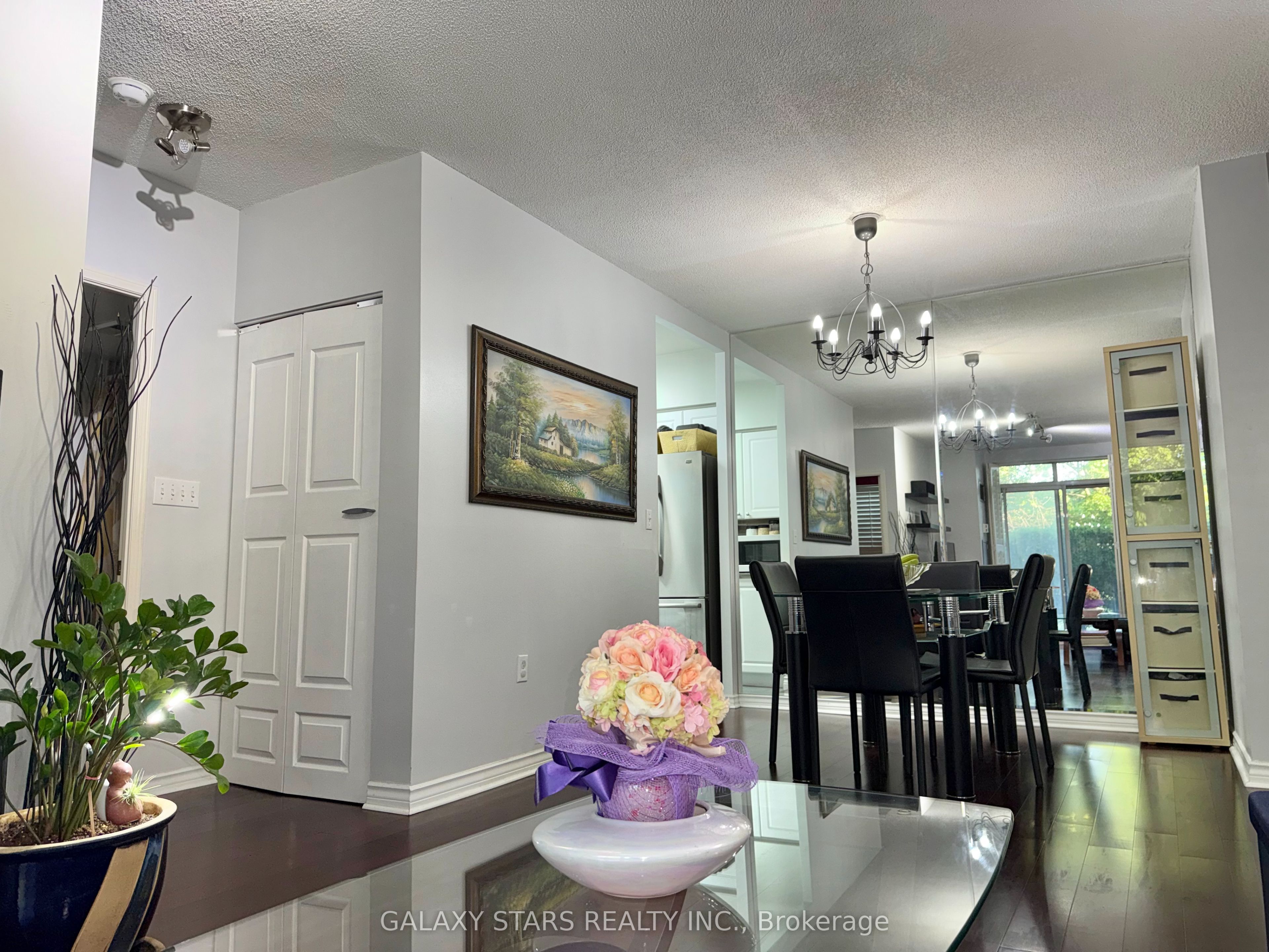 2200 John Street 106, Markham, ON L3T 7S7 photo 2