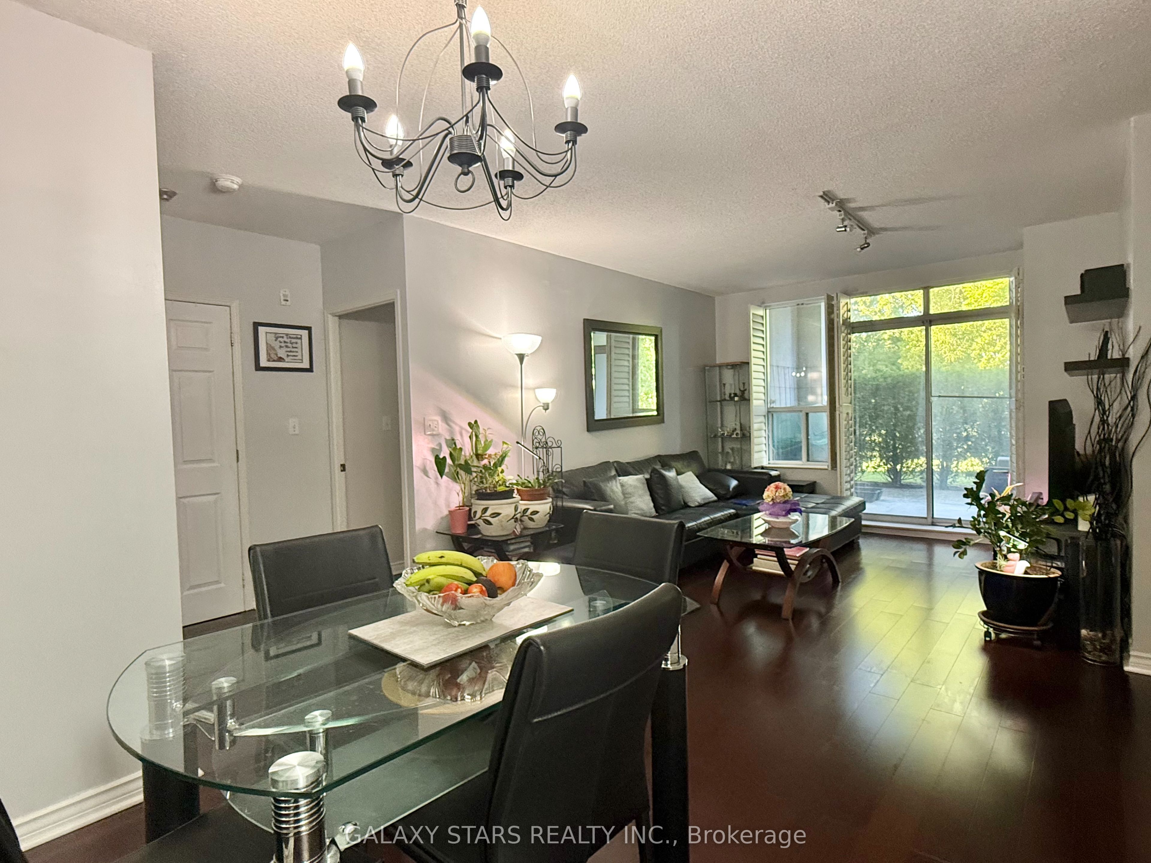2200 John Street 106, Markham, ON L3T 7S7 photo 5