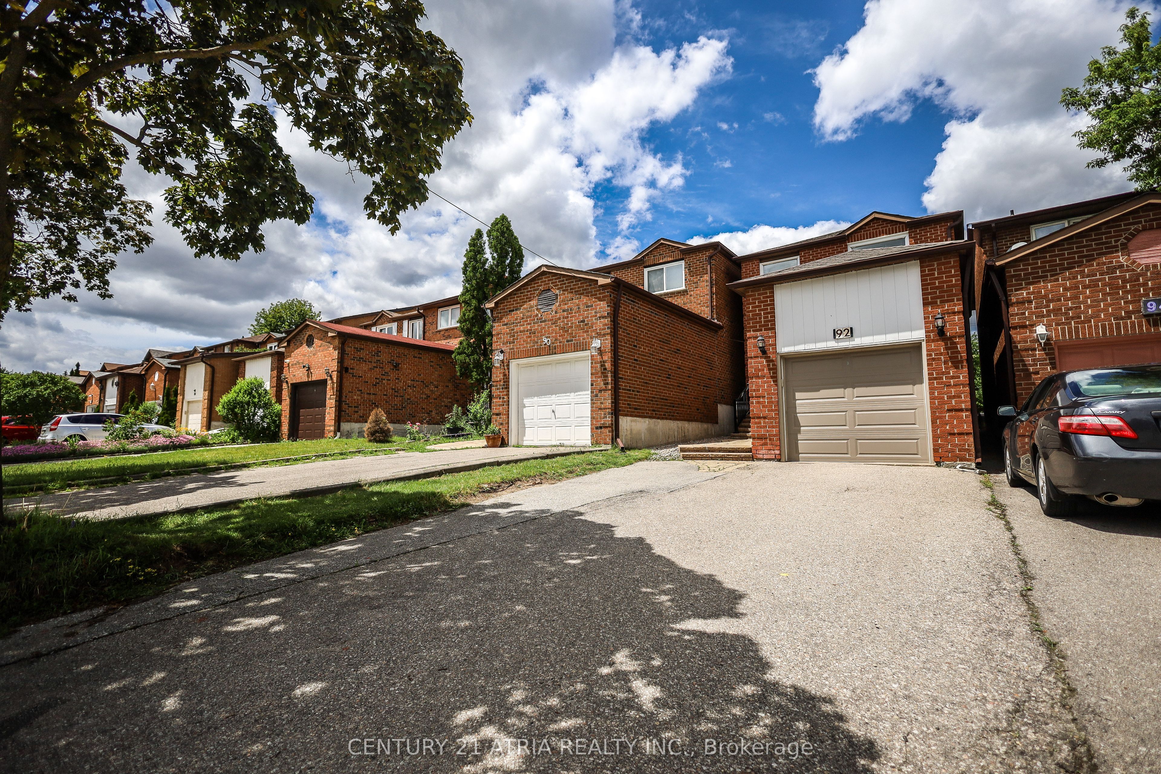 92 Rejane Crescent, Vaughan, ON L4J 5A4 photo 2