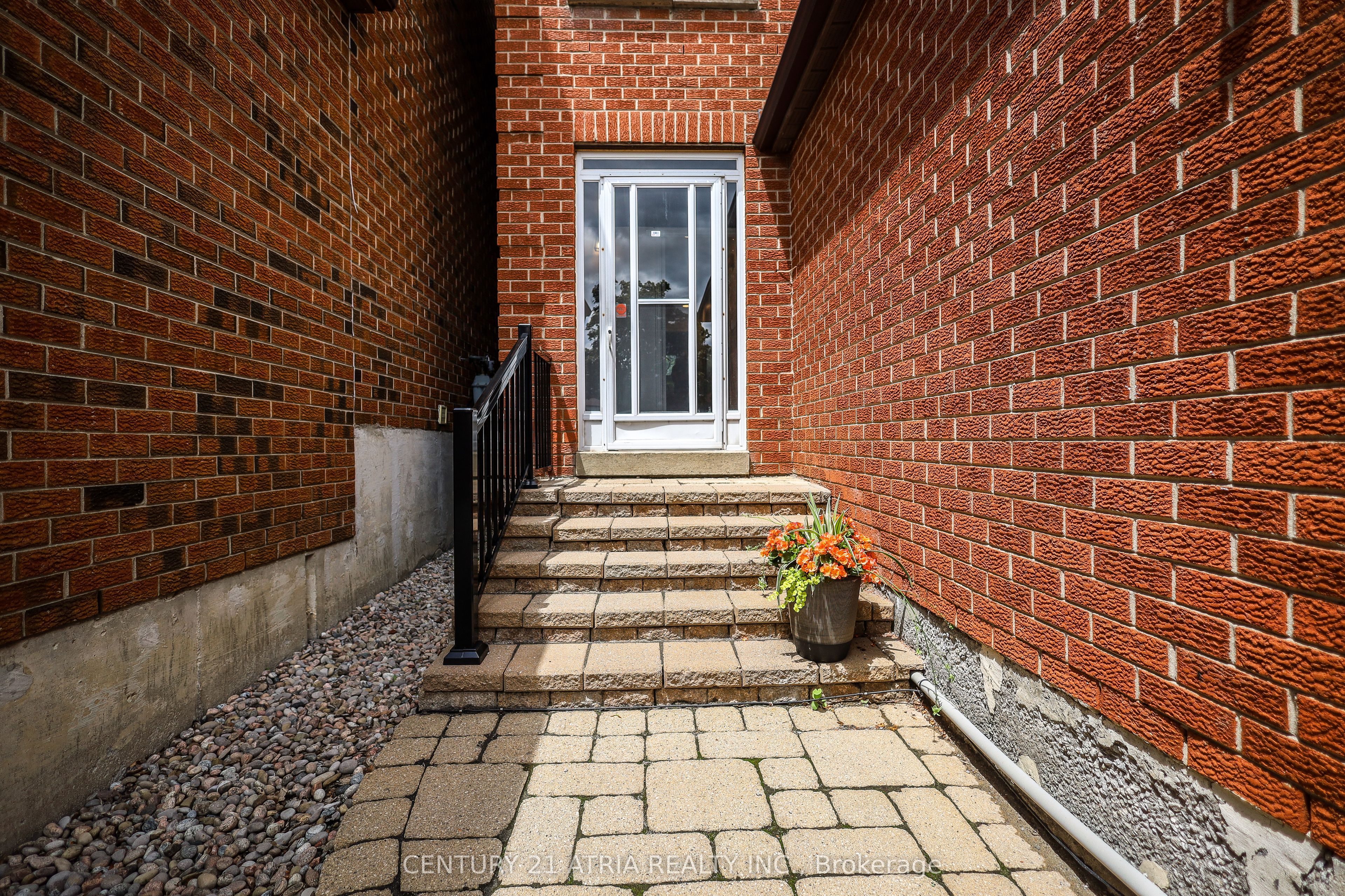92 Rejane Crescent, Vaughan, ON L4J 5A4 photo 4