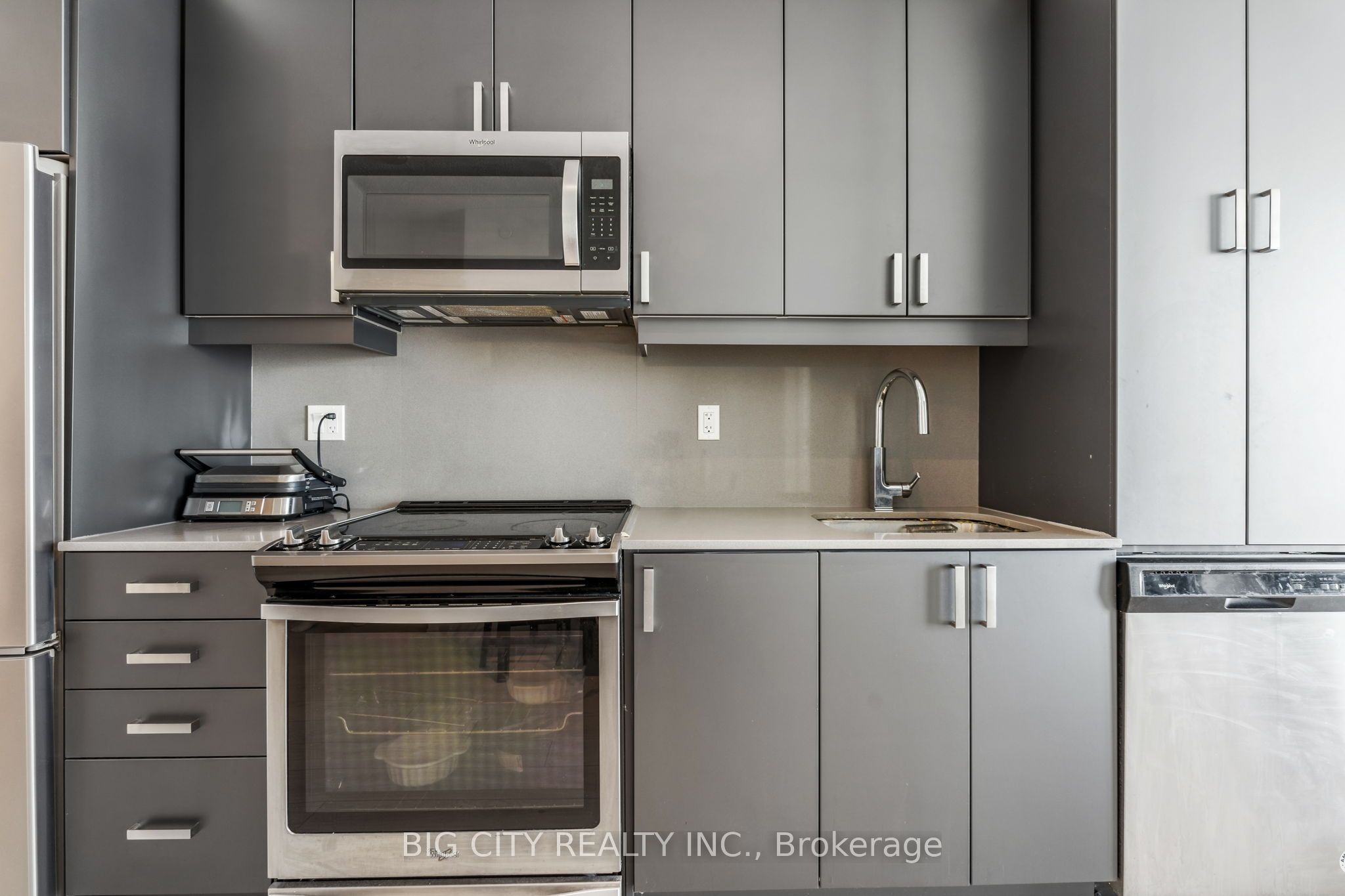 7895 Jane Street 3211, Vaughan, ON L4K 2M7 photo 4