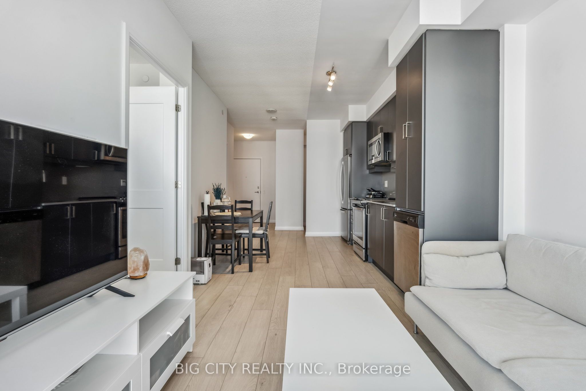 7895 Jane Street 3211, Vaughan, ON L4K 2M7 photo 5