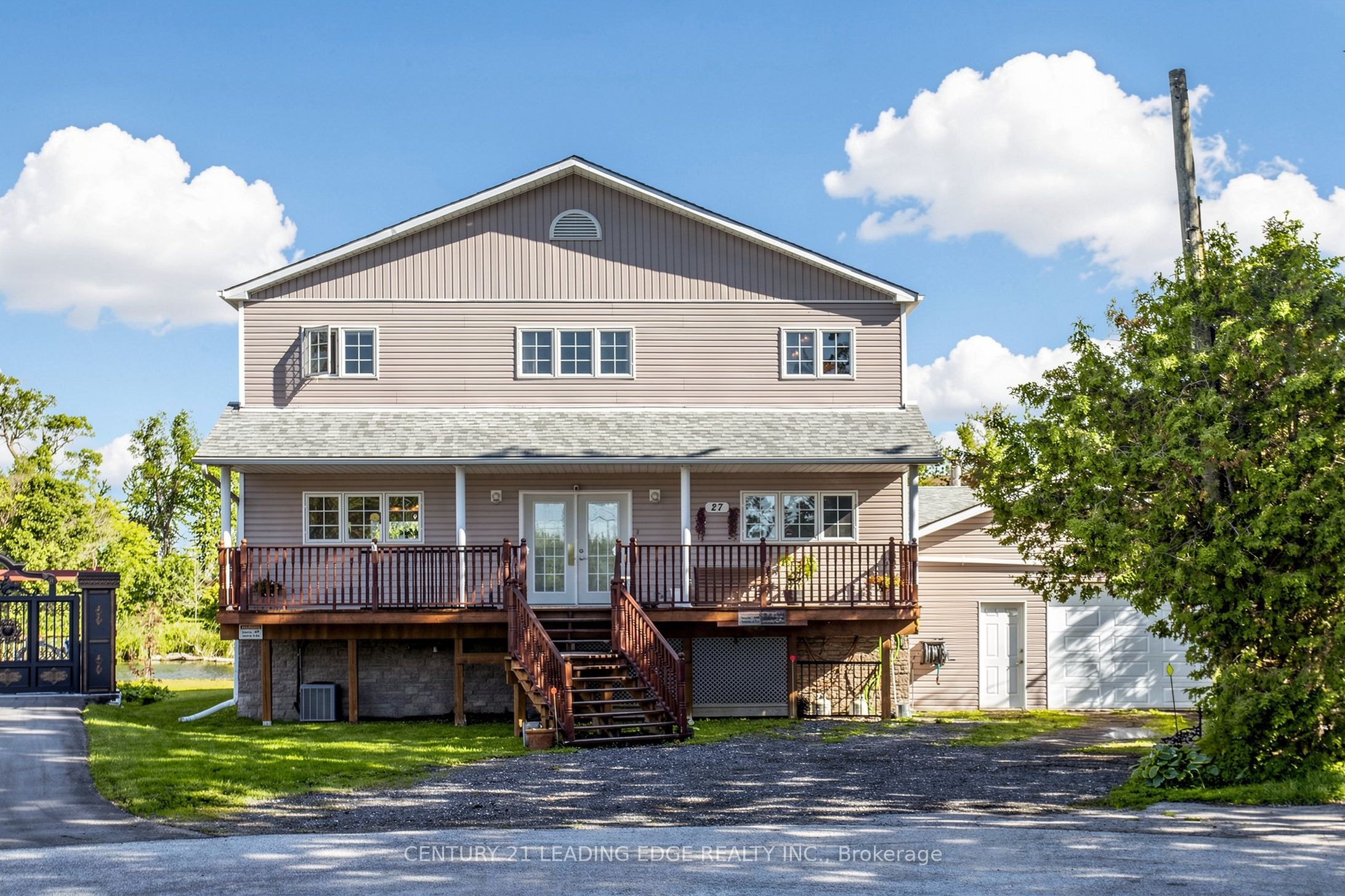 27 Robert Street, Georgina, ON L4P 1K7