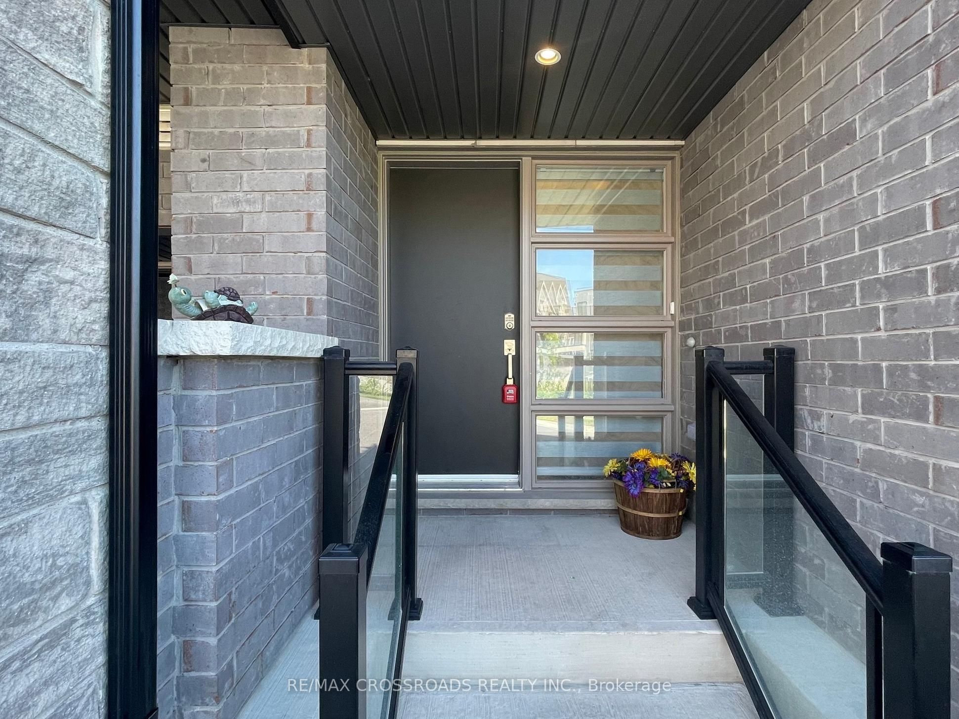 9 Oscar Steeper Lane, Markham, ON L6C 3L7 photo 2